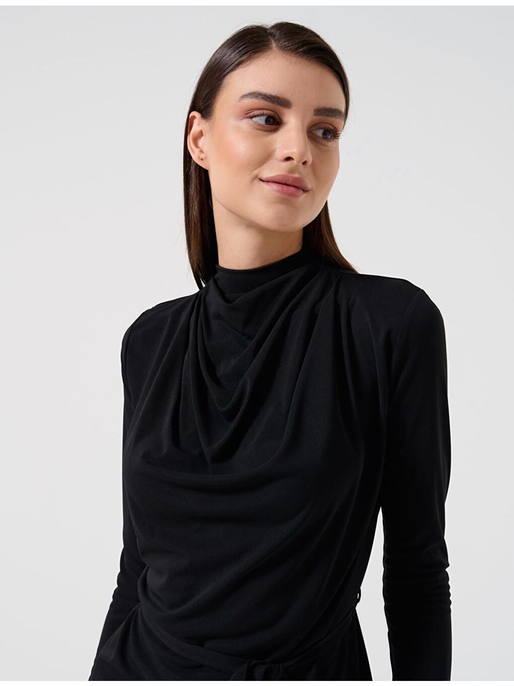 Siyah Bol Kesim Dik Yaka Uzun Kollu Midi Elbise-3