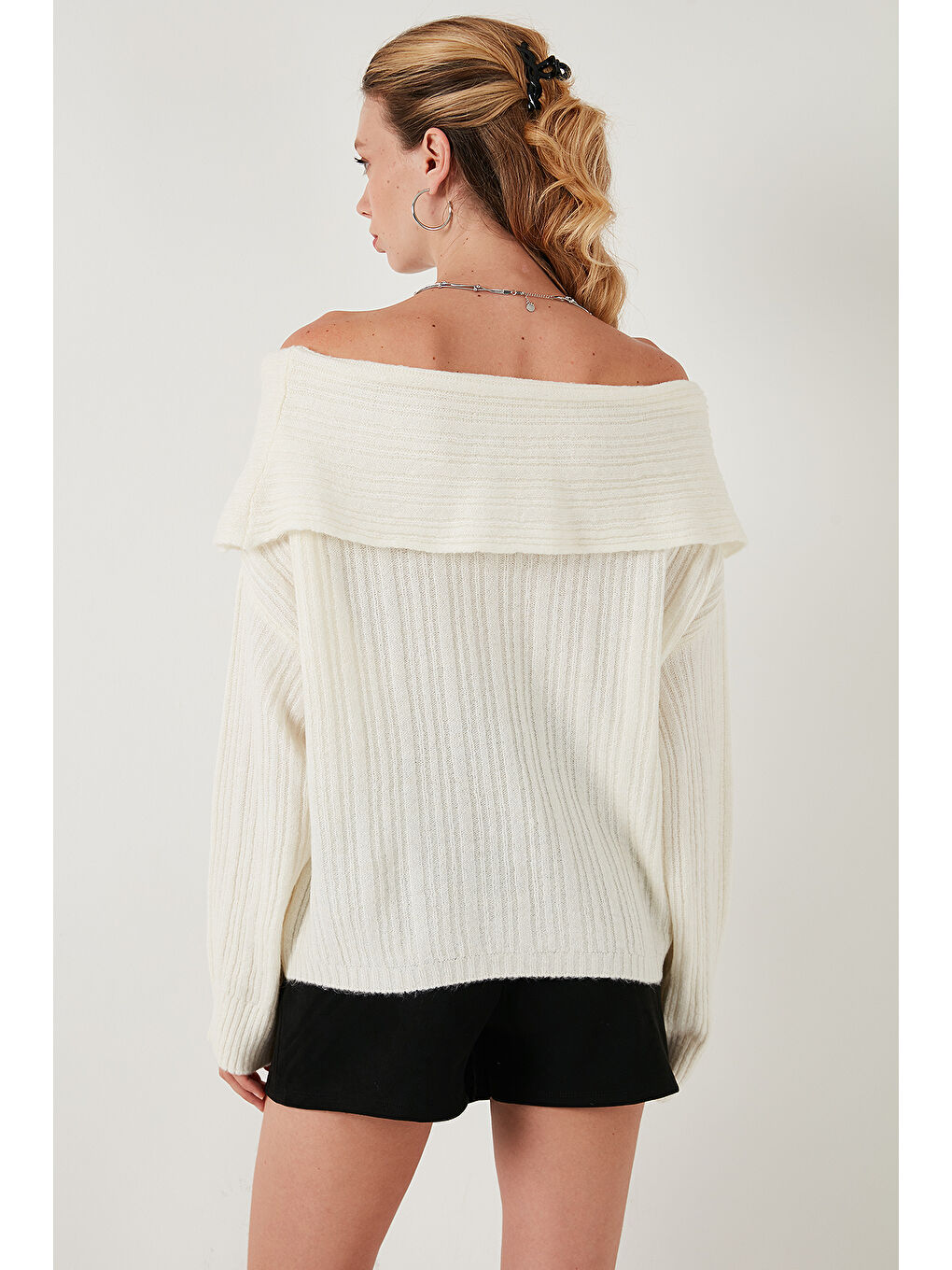 Ekru Standart Fit Madonna Yaka Triko Kadın Kazak 4615216-7