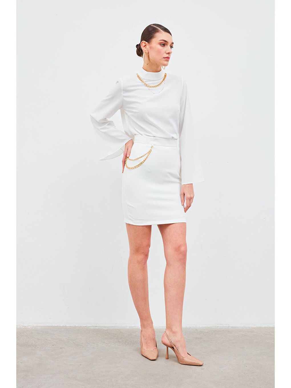 Zincir Aksesuarlı Mini Etek - Ekru-3