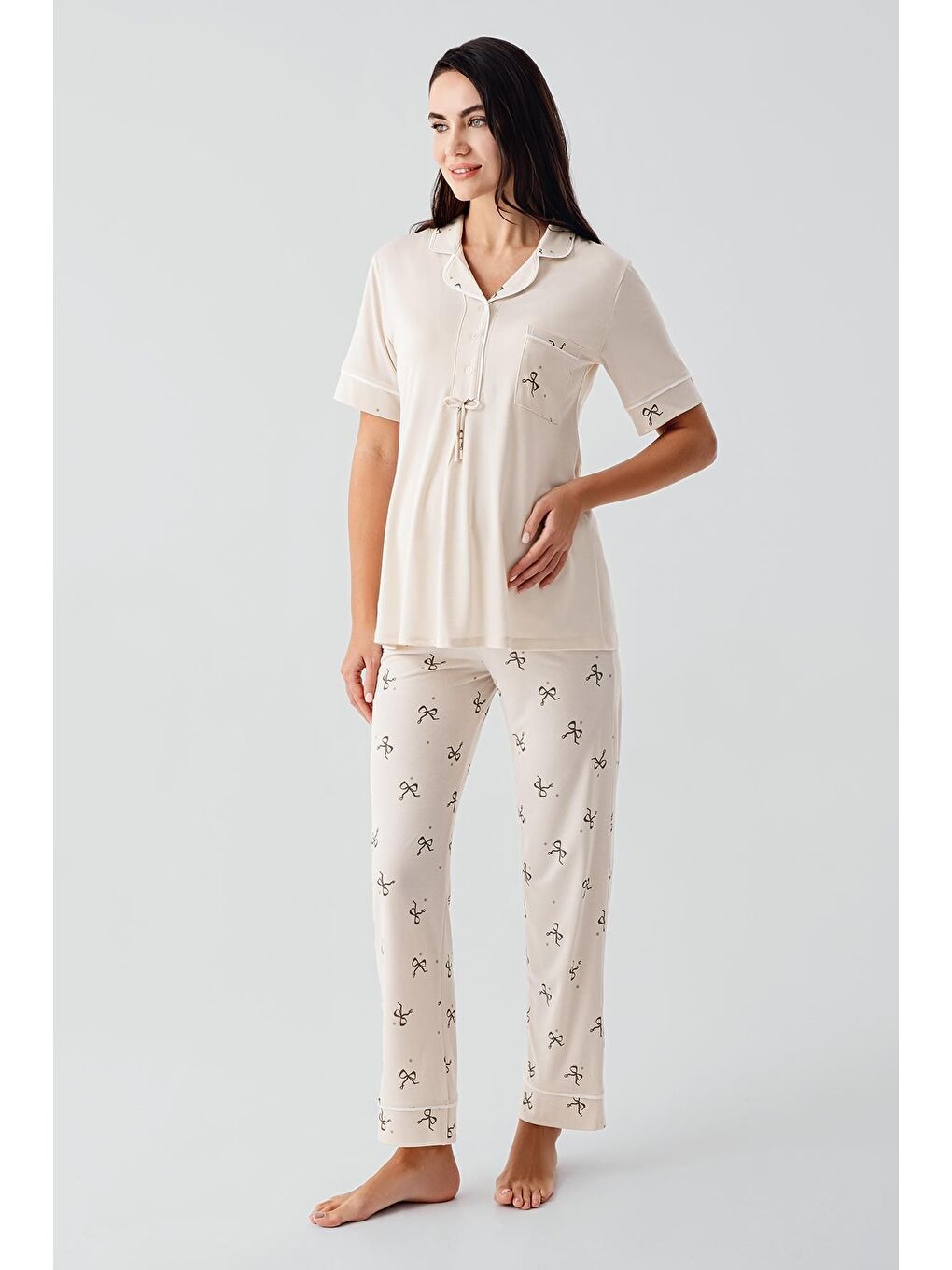 Bej Fiyonk Desenli Düğmeli Kısa Kollu Esnek Viskoz Hamile Pijama Takım 17207