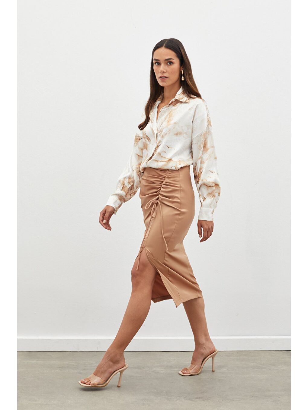 Kahverengi Büzgü Detaylı Saten Etek - Camel