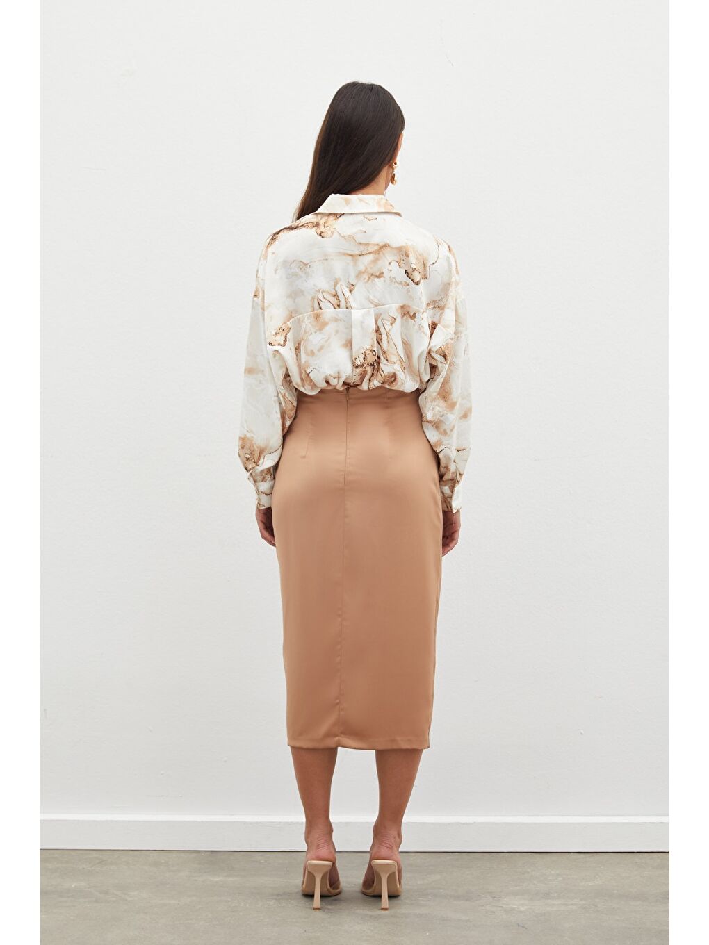 Kahverengi Büzgü Detaylı Saten Etek - Camel-6