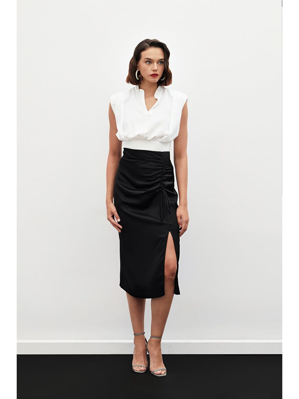 Büzgü Detaylı Saten Etek - Siyah-2