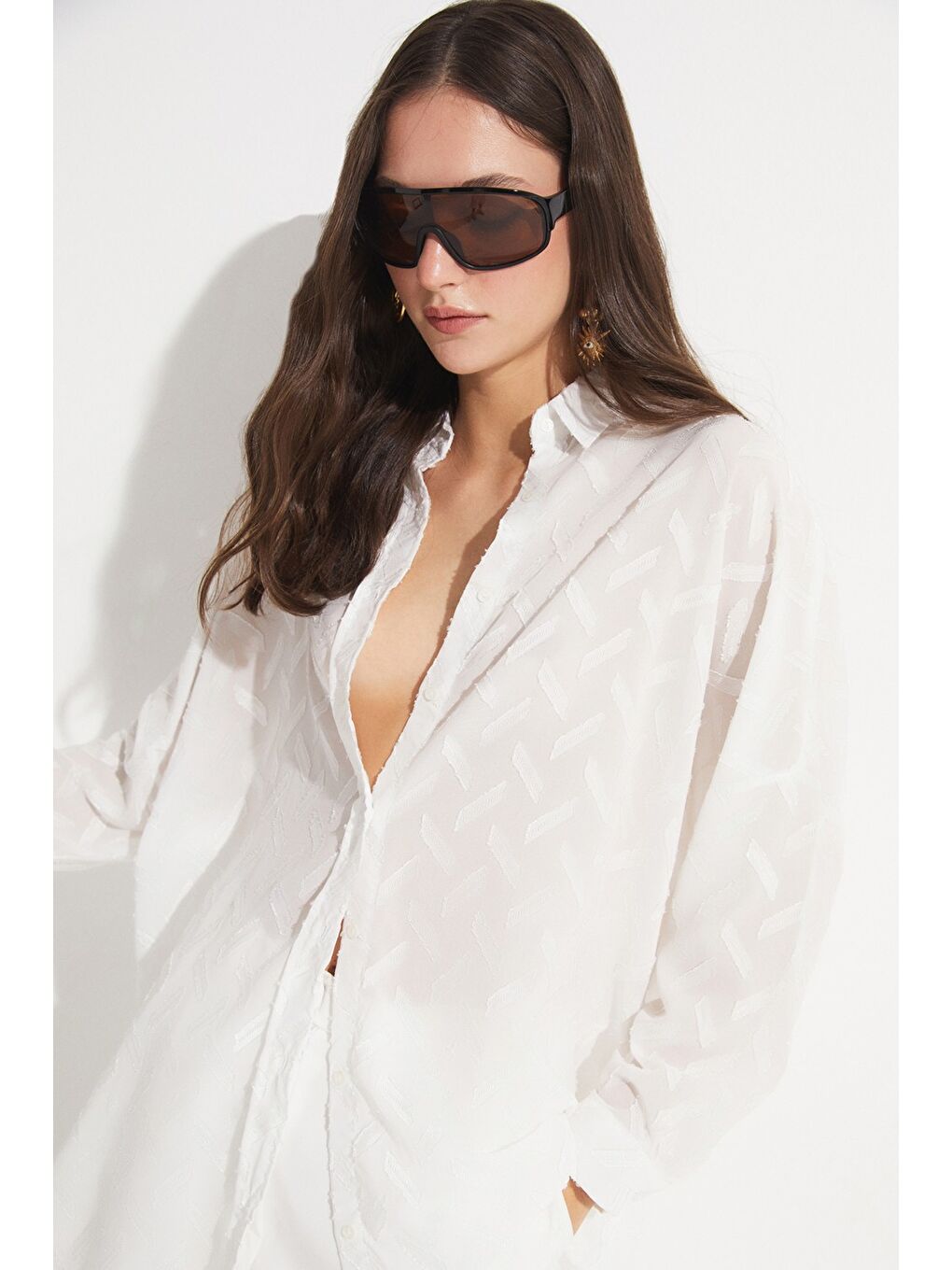 Ekru Kadın Exclusive Oversize/Bol Kesim Kendinden Desenli Gömlek-4