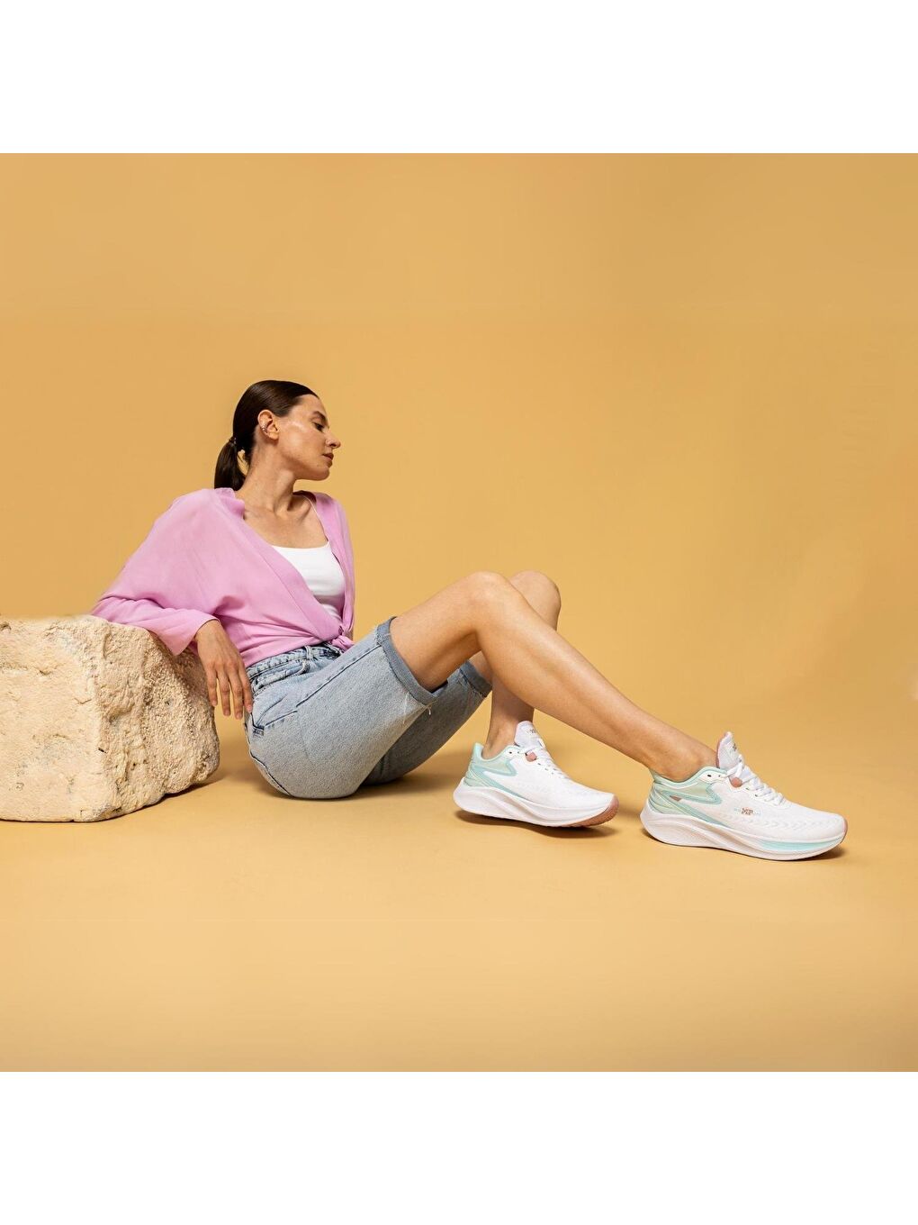 Beyaz AeroStride 4.0 Kadın Bağcıklı BEYAZ Yürüyüş Ayakkabısı-5