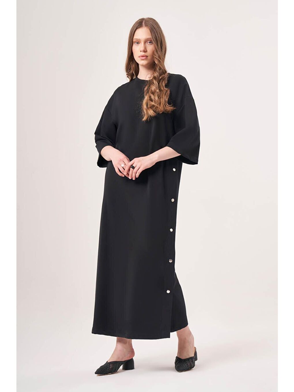 Yan Düğmeli Siyah Elbise