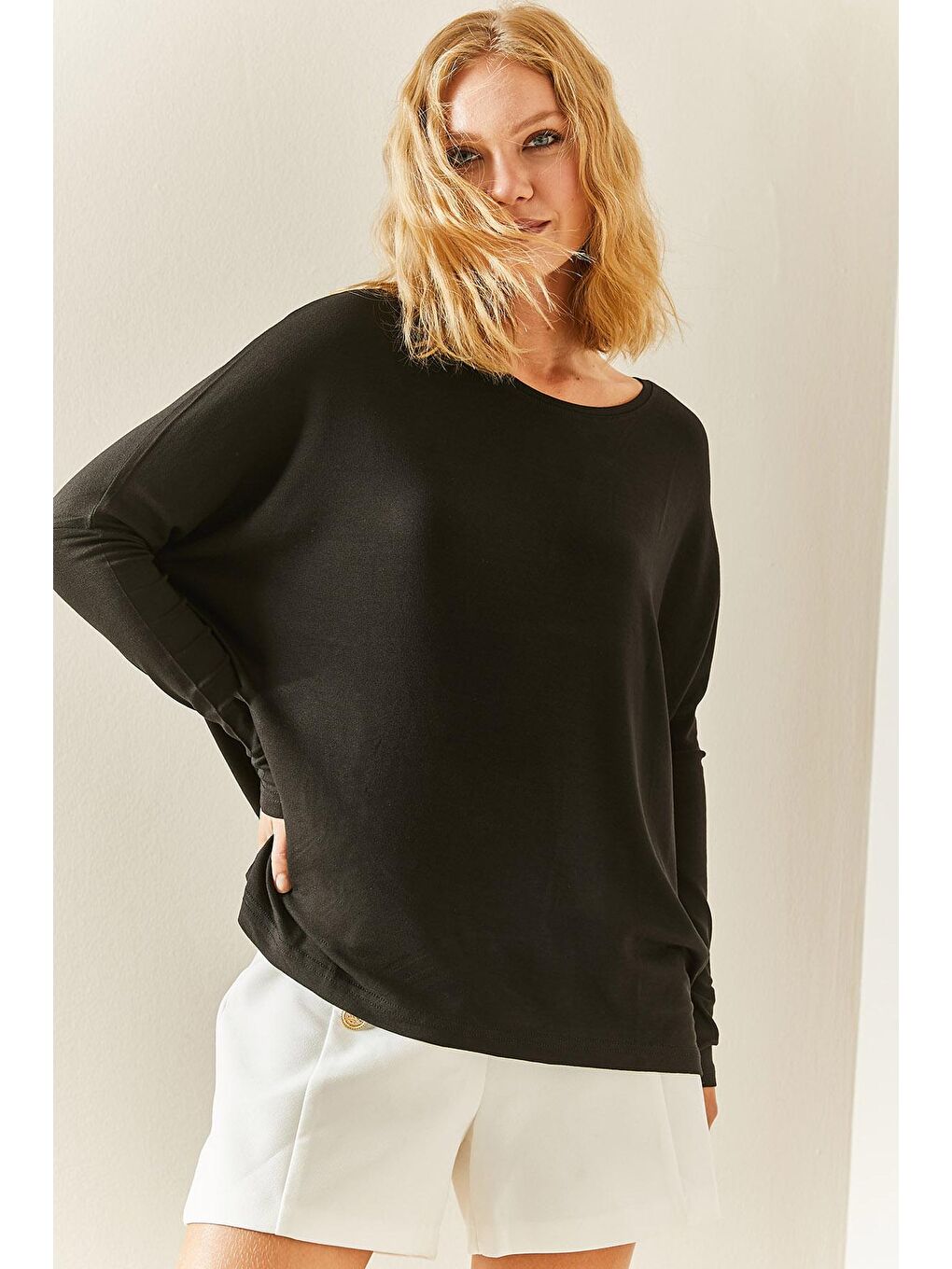 Siyah Yarasa Kol Bisiklet Yaka Bluz 3YXK2-47538-02-2