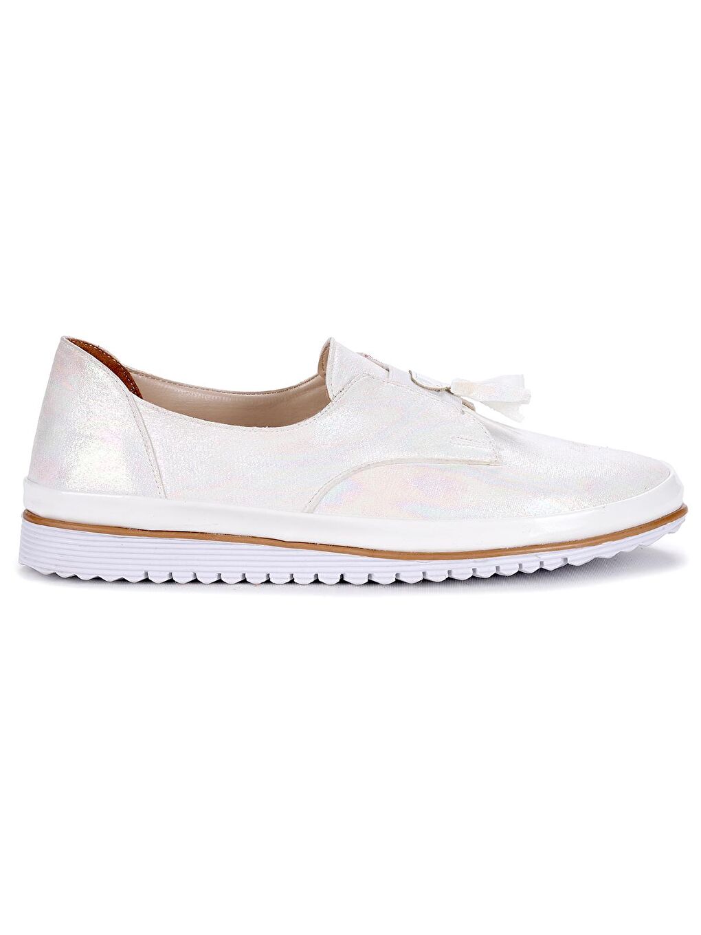 Beyaz Fiyonklu Kadın Günlük Babet Ayakkabı Cns 1001-3