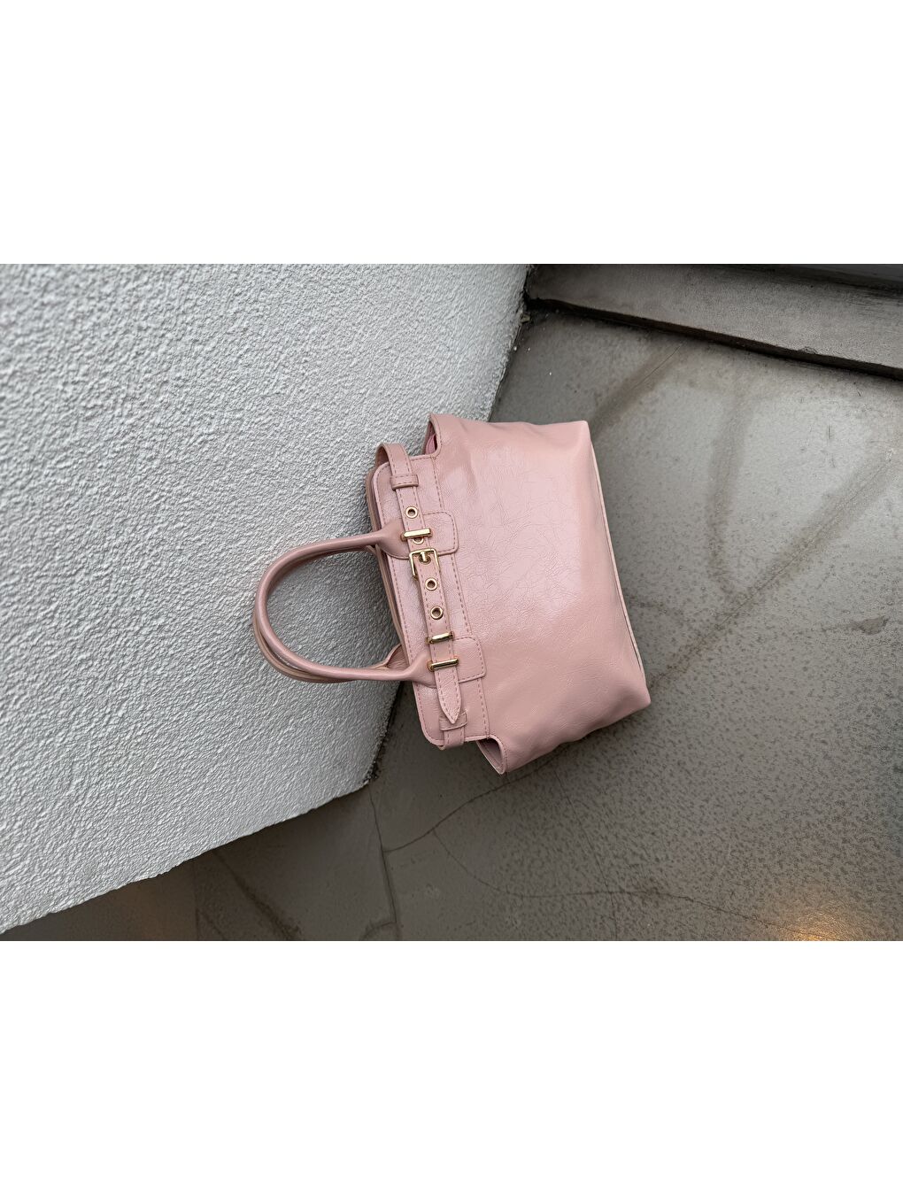 Pembe Kemer Detaylı Suni Deri Kadın Çapraz Çanta Despina Pudra-4