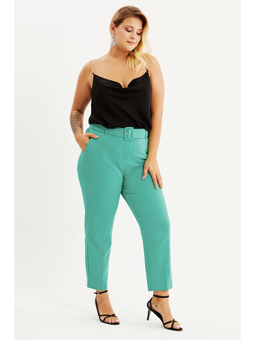 Yeşil Cep Detaylı Kemerli Klasik Pantolon-2