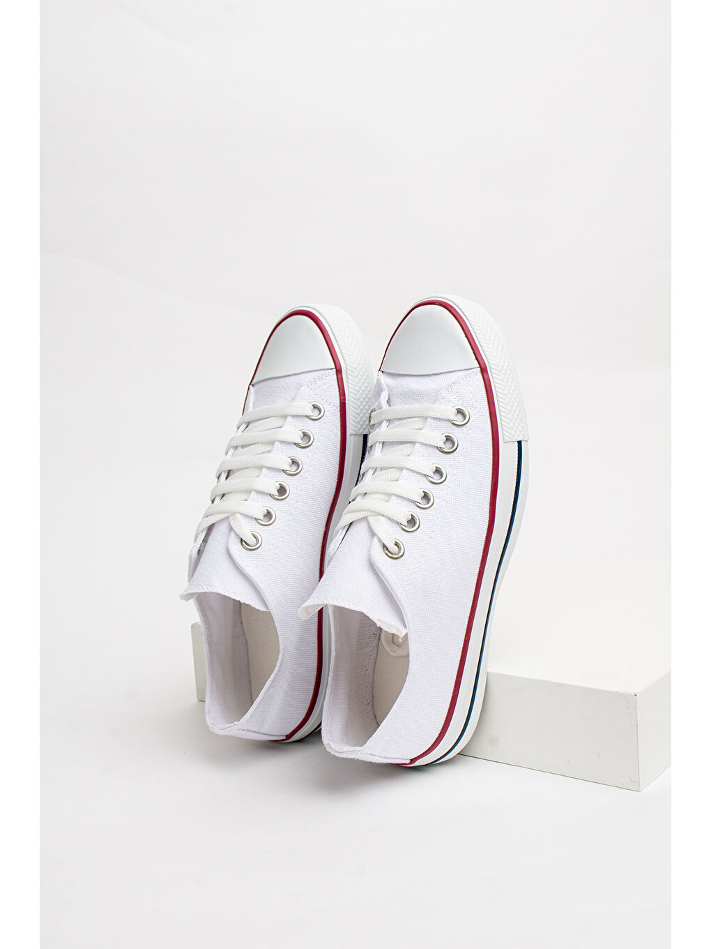 Beyaz Bağcıklı Rahat Taban Keten Kadın Sneaker A3232-20-5