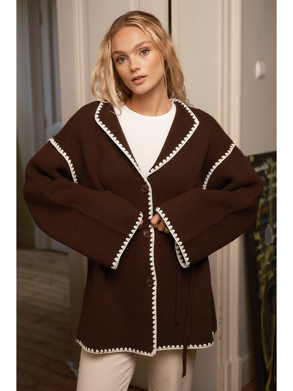 Kahverengi Biye İşleme Detaylı Kahve Hırka