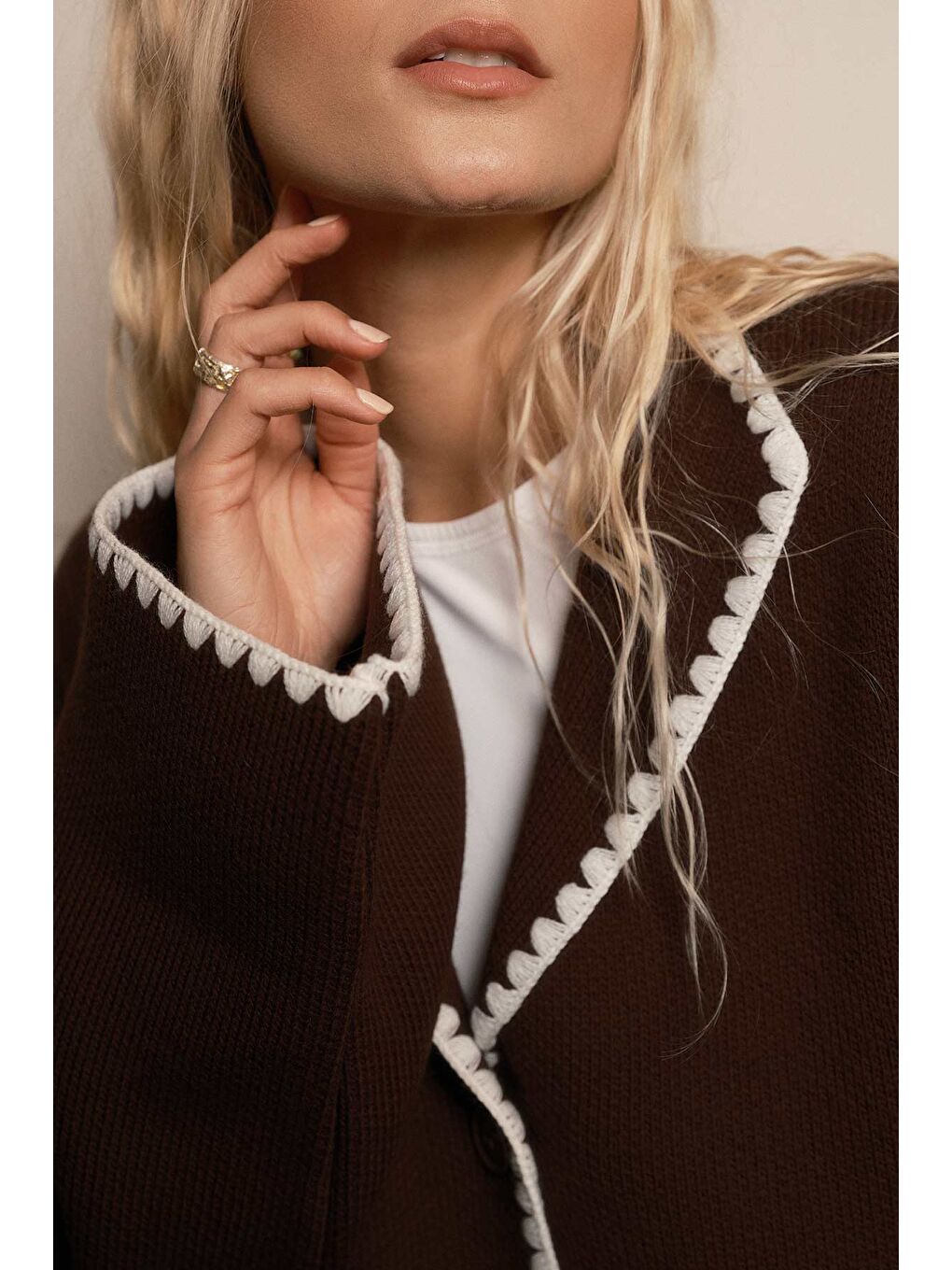 Kahverengi Biye İşleme Detaylı Kahve Hırka-2