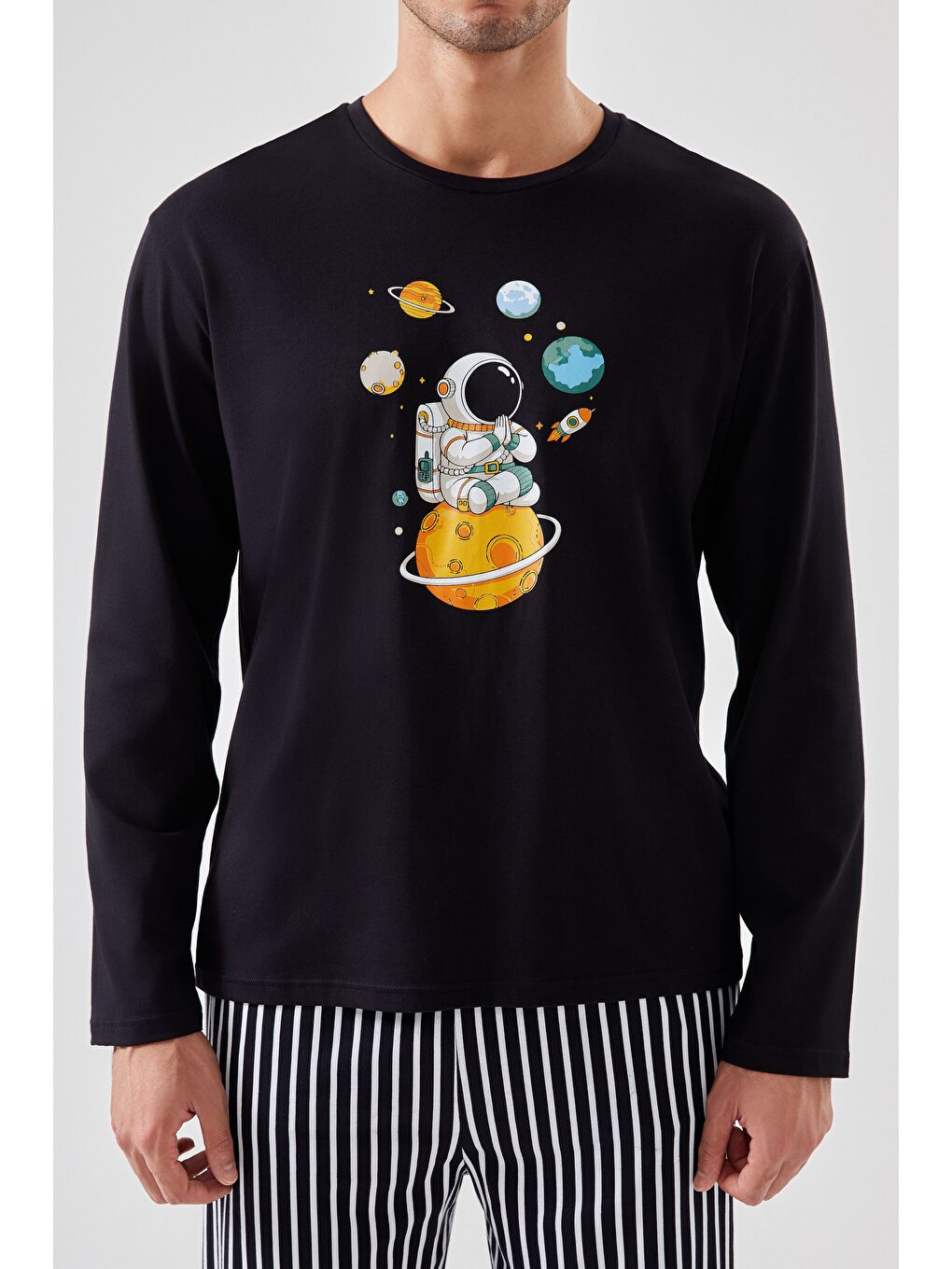 Siyah Erkek Pamuklu Uzun Kollu Üst Astronot Baskılı Alt Çizgili Pijama Takımı - S000325218-37424 |-3