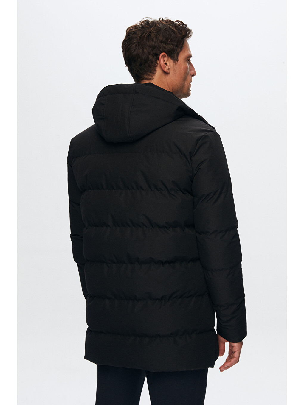 Regular Fit Siyah Rüzgar Geçirmez Su İtici Kışlık Mont-3
