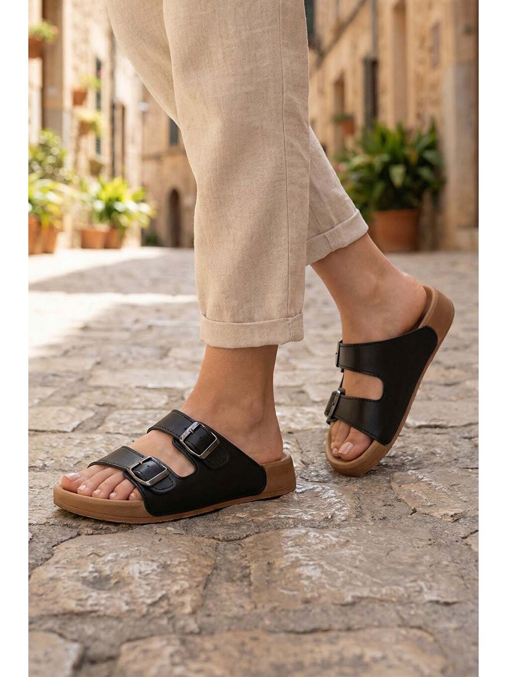 Siyah Kadın Yazlık Suni Deri İki Kemer Cırt Cırtlı Ayarlanabilir Rahat Taban Günlük Terlik