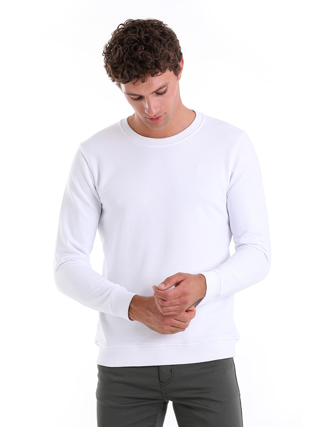 Beyaz Regular Fit Düz Pamuklu Bisiklet Yaka Sweatshirt-3
