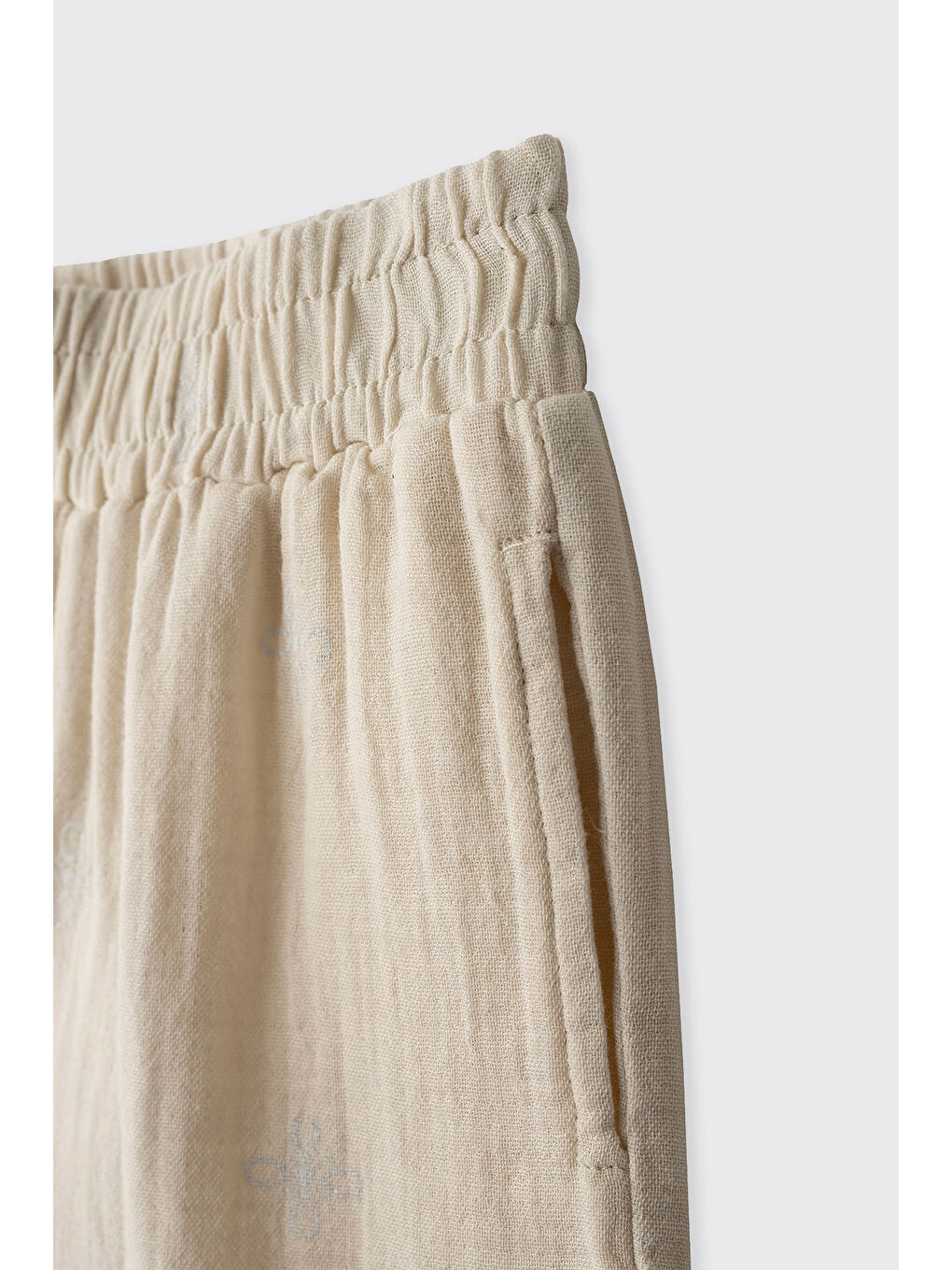Kız Bebek Nakışlı Müslin Bej Pantolon-2