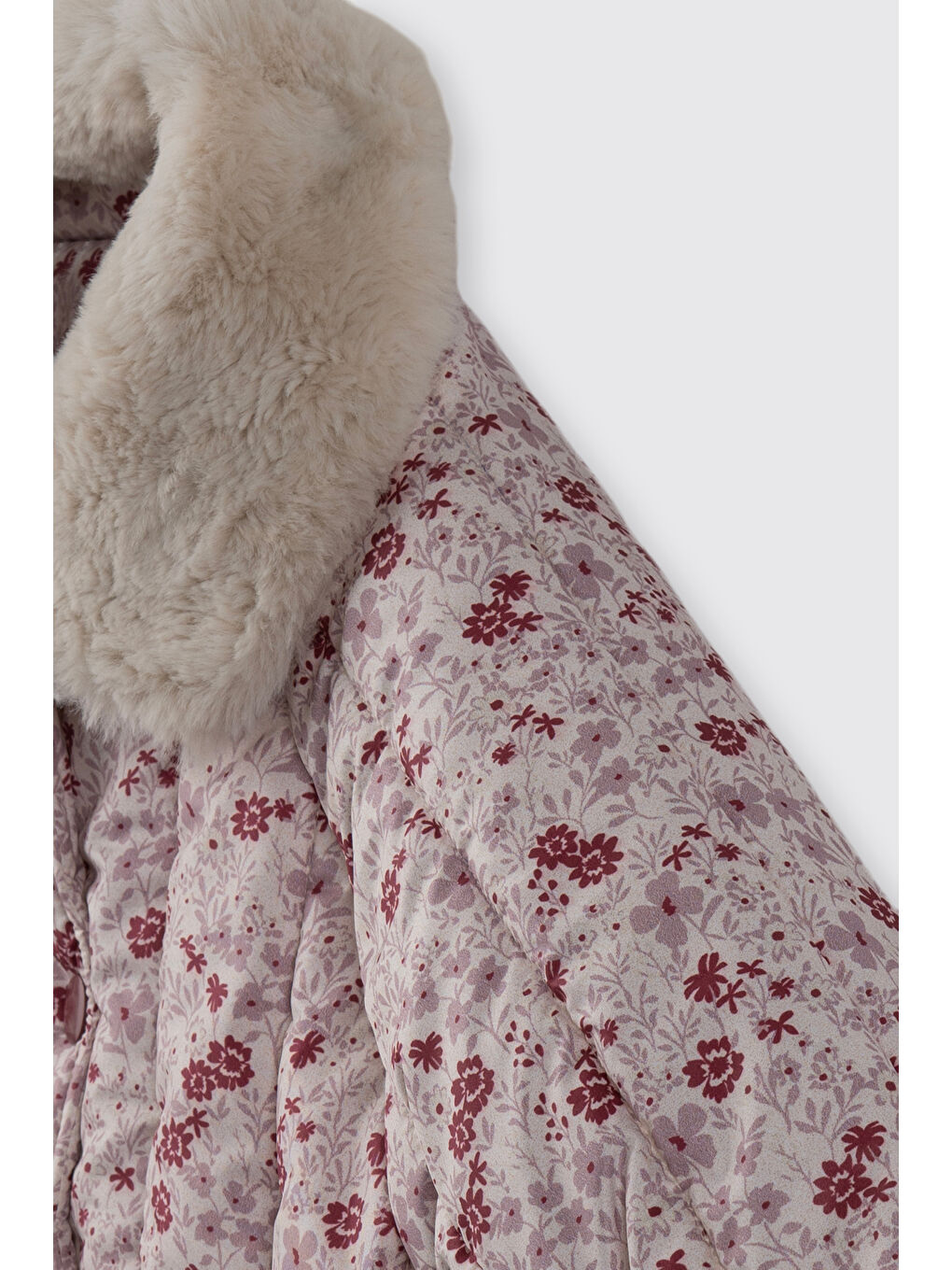 Kız Çocuk Yakası Tak Çıkar Kürk Detaylı Çiçek Desenli Astarlı Ekru Mont-3
