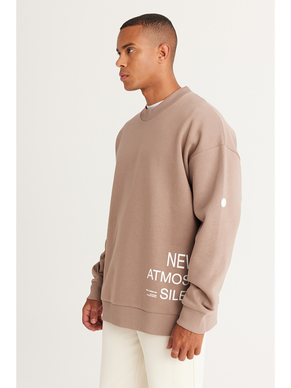 Erkek Bej Oversize Fit Bol Kesim İçi Polarlı Pamuklu Baskılı Sweatshirt-2