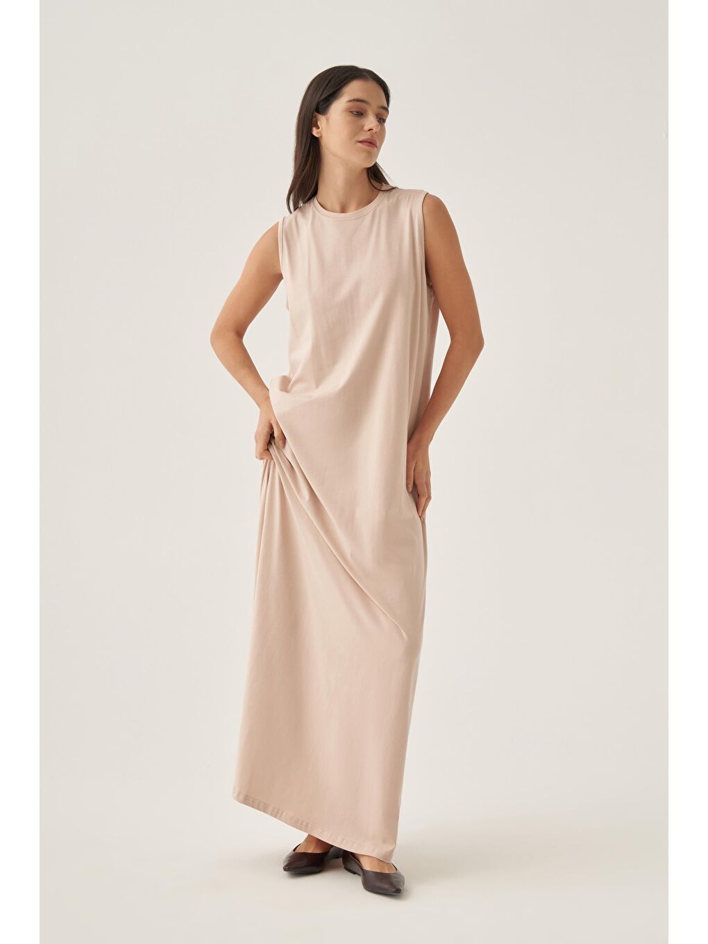 Bej Taş Pamuklu Bisiklet Yaka Kolsuz İçlik Elbise