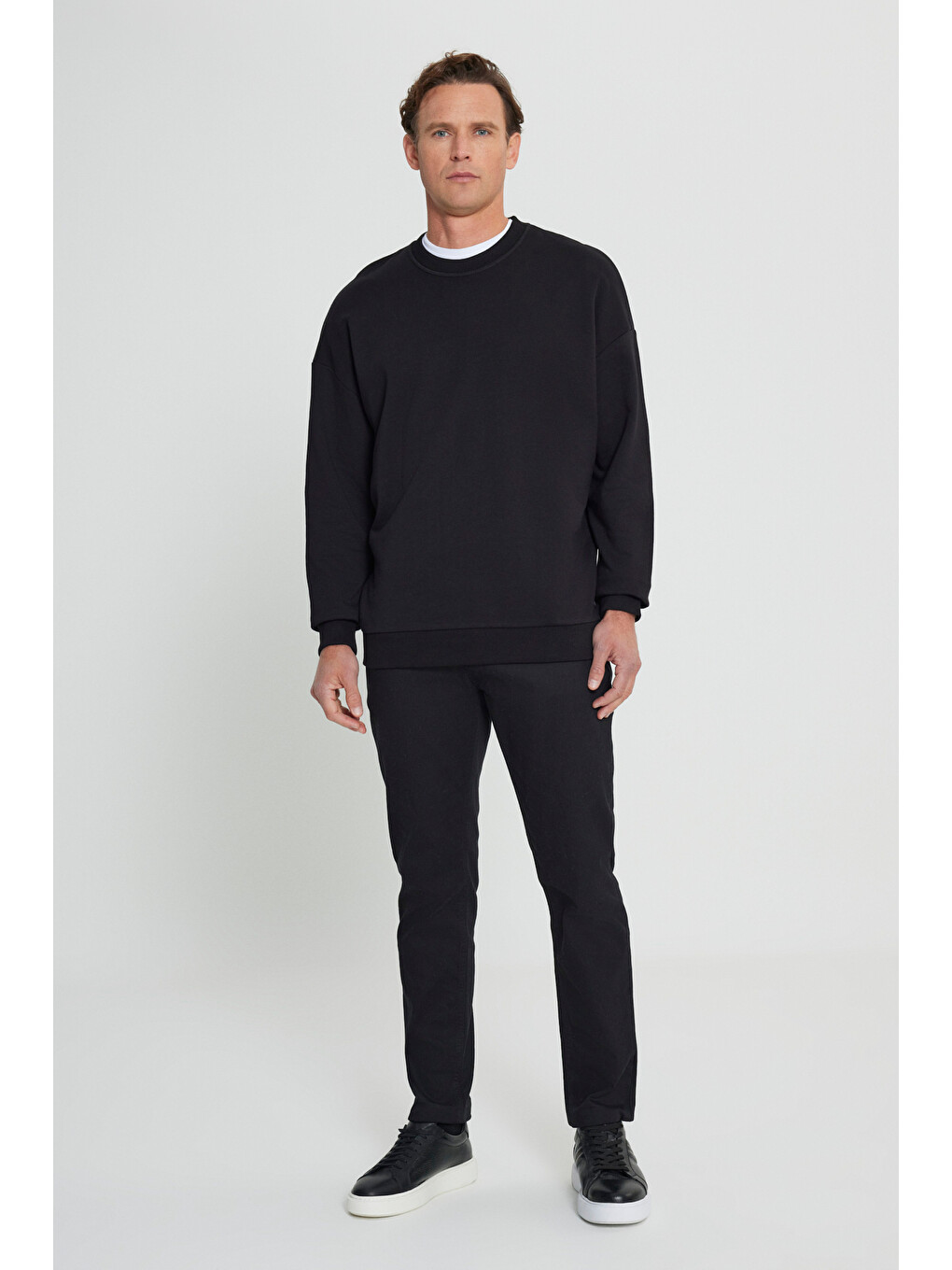 Erkek Siyah Oversize Bol Kesim 3 İplik Bisiklet Yaka Pamuklu Sweatshirt-1