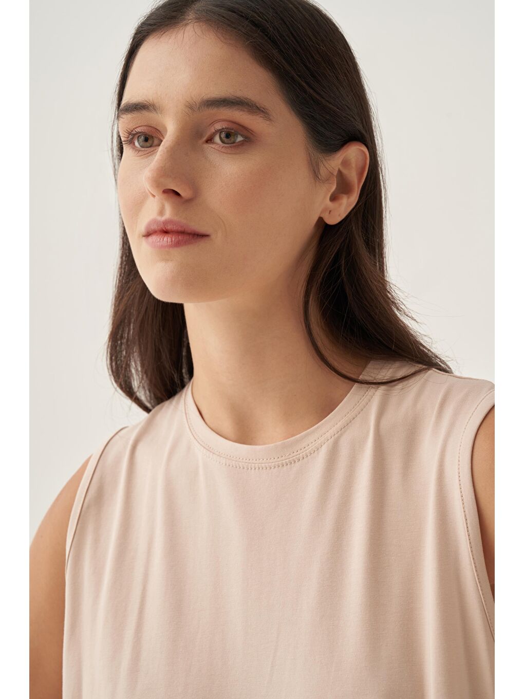 Bej Taş Pamuklu Bisiklet Yaka Kolsuz İçlik Elbise-4