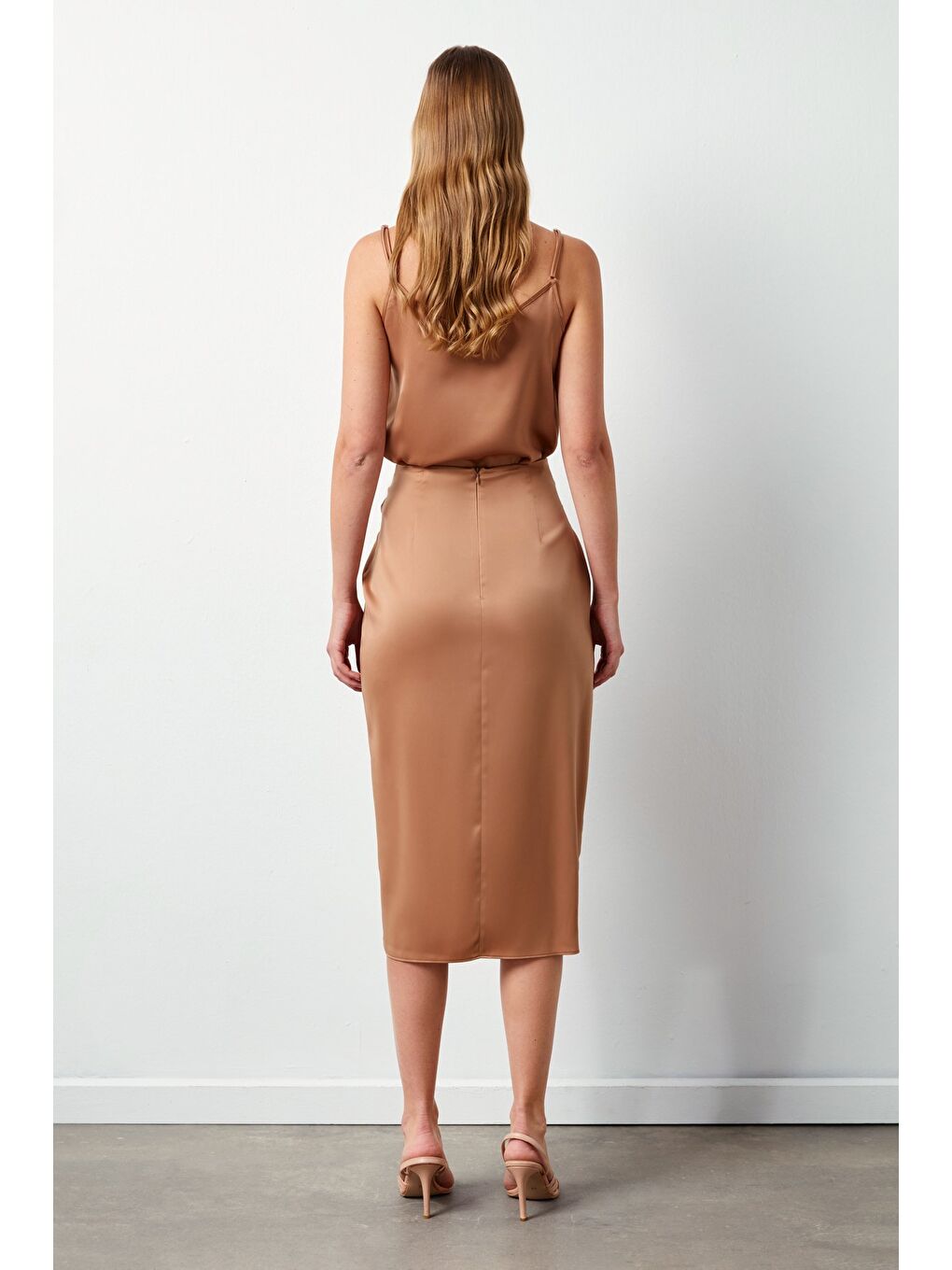 Kahverengi Bağlamalı Saten Etek - Camel-4