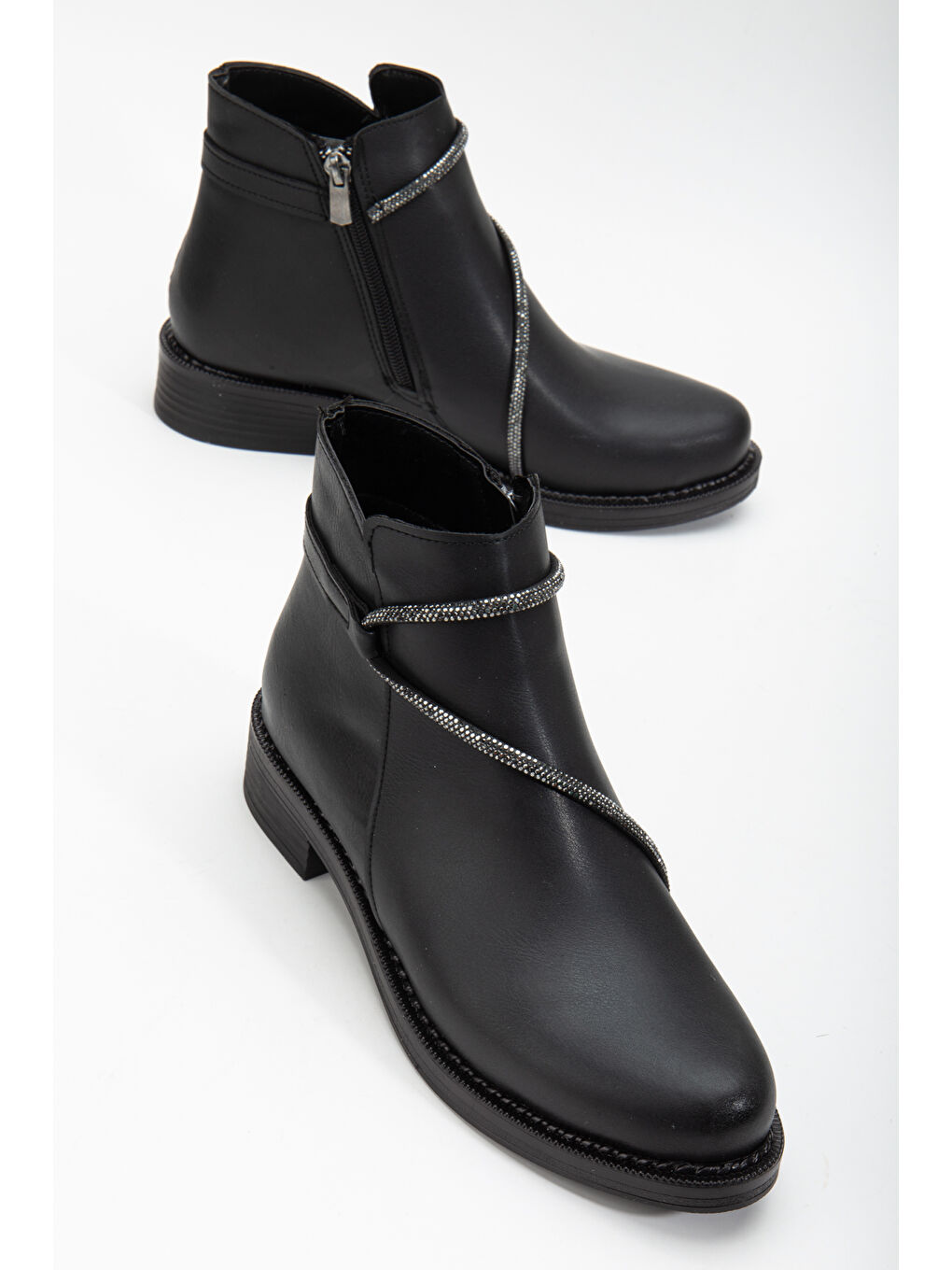 Kadın Siyah Cilt Termo Taban Taş Halatlı Fermuarlı Kısa Topuklu Bot-2