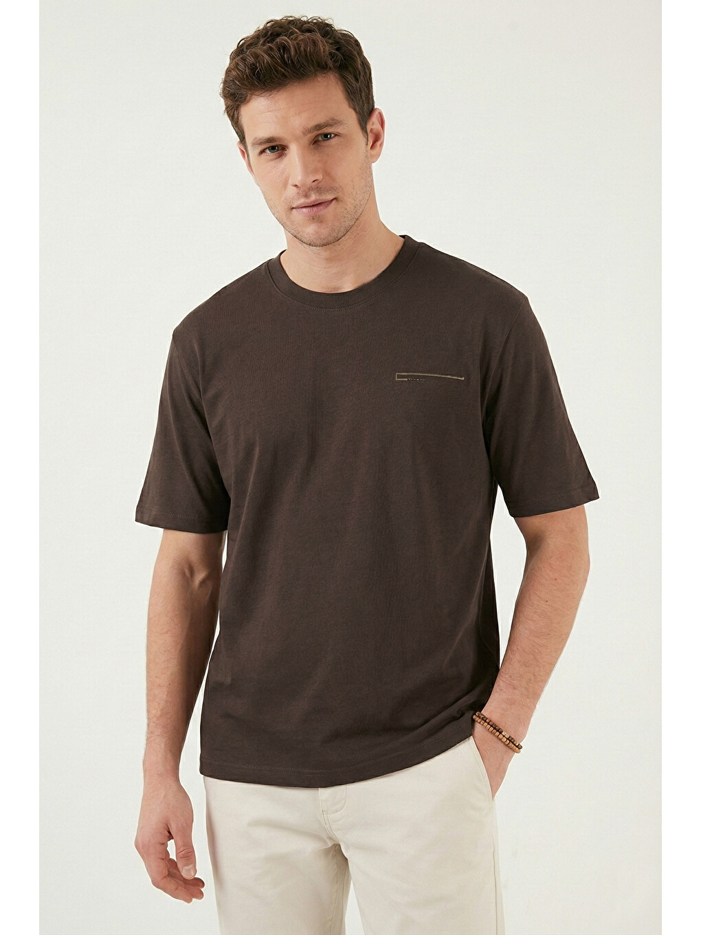 Kahverengi Pamuklu Regular Fit Bisiklet Yaka Tişört 5904095-2