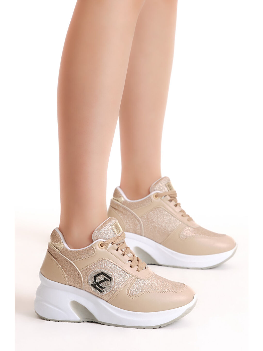 Kadın Bej Yüksek Taban Simli Bağcıklı Spor Ayakkabı
