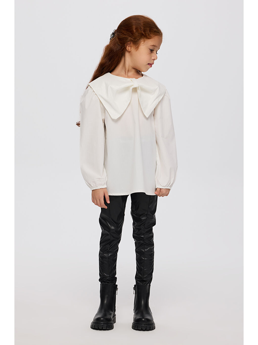 Kız Çocuk Fiyonk Detaylı Beyaz Bluz