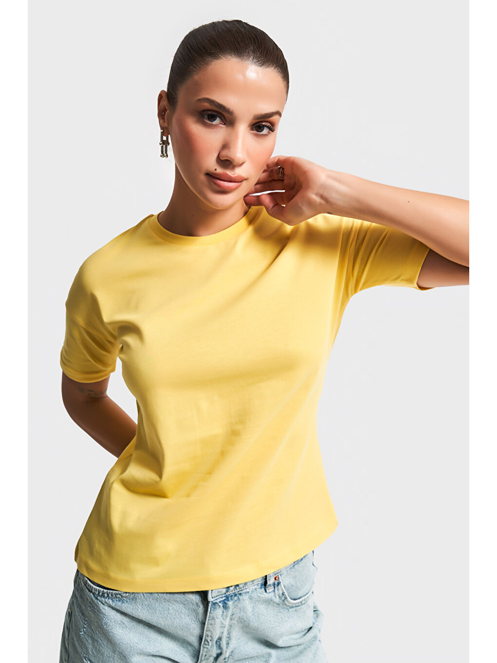 Kadın Sarı Renk S5-108 Bisiklet Yaka Basic T-Shirt