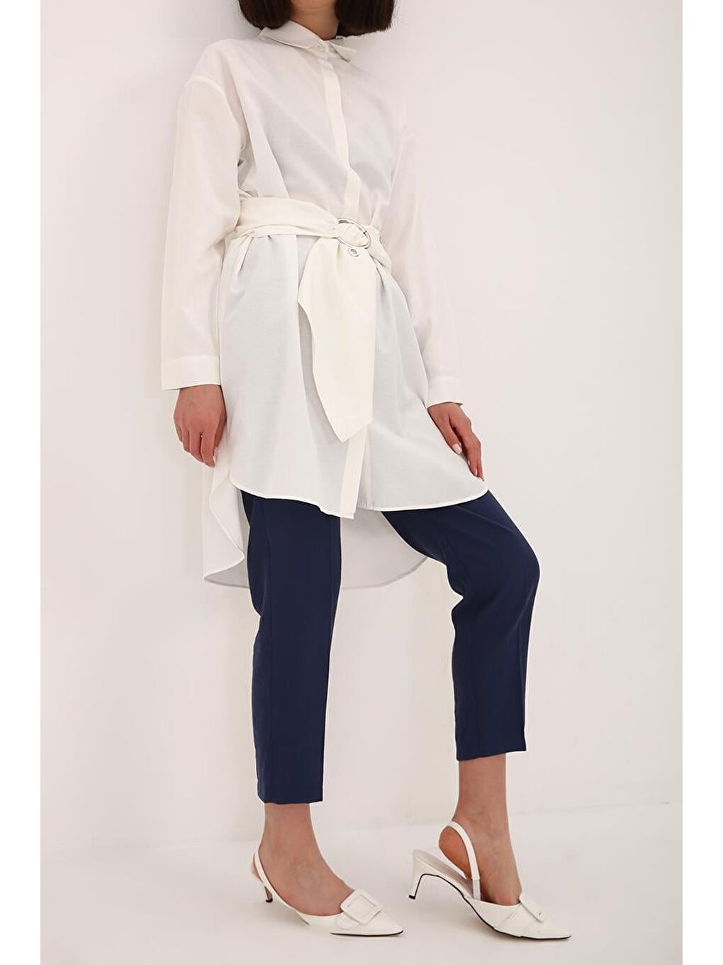 Ekru-Kuşaklı Rahat Kalıp Gömlek