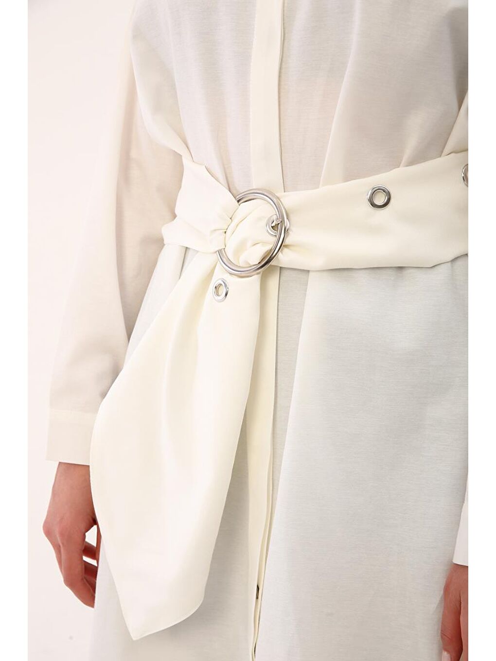 Ekru-Kuşaklı Rahat Kalıp Gömlek-3