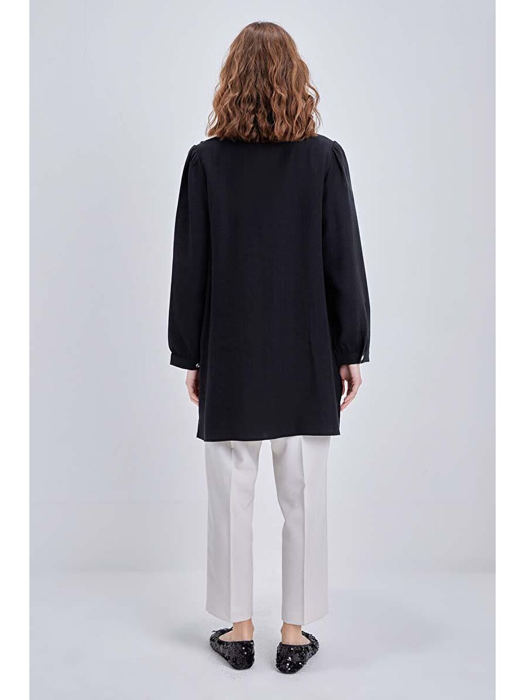 Siyah-Dökümlü Rüzgarlıklı Gömlek-3