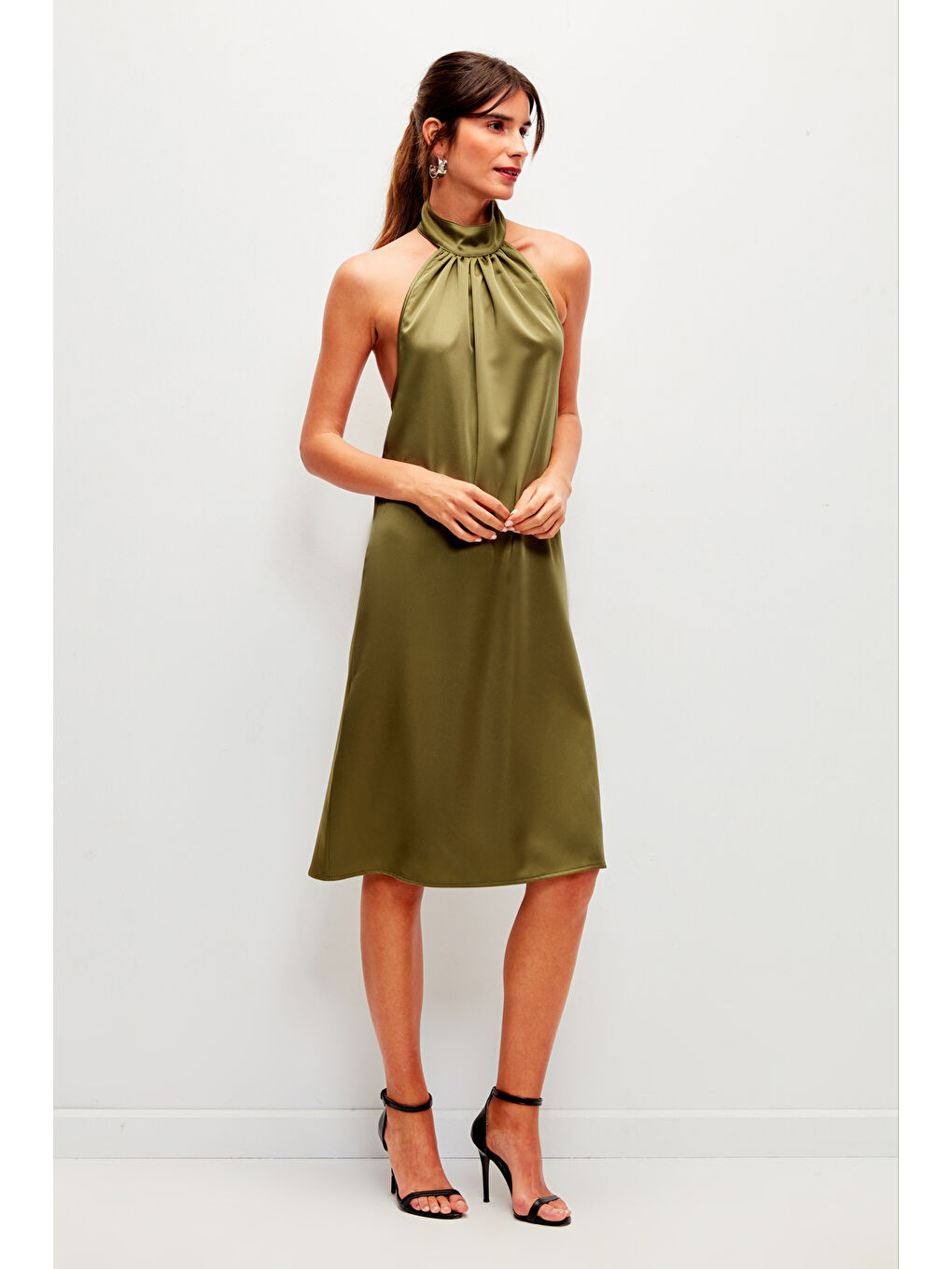 Haki Halter Yaka Saten Davet Elbisesi-3