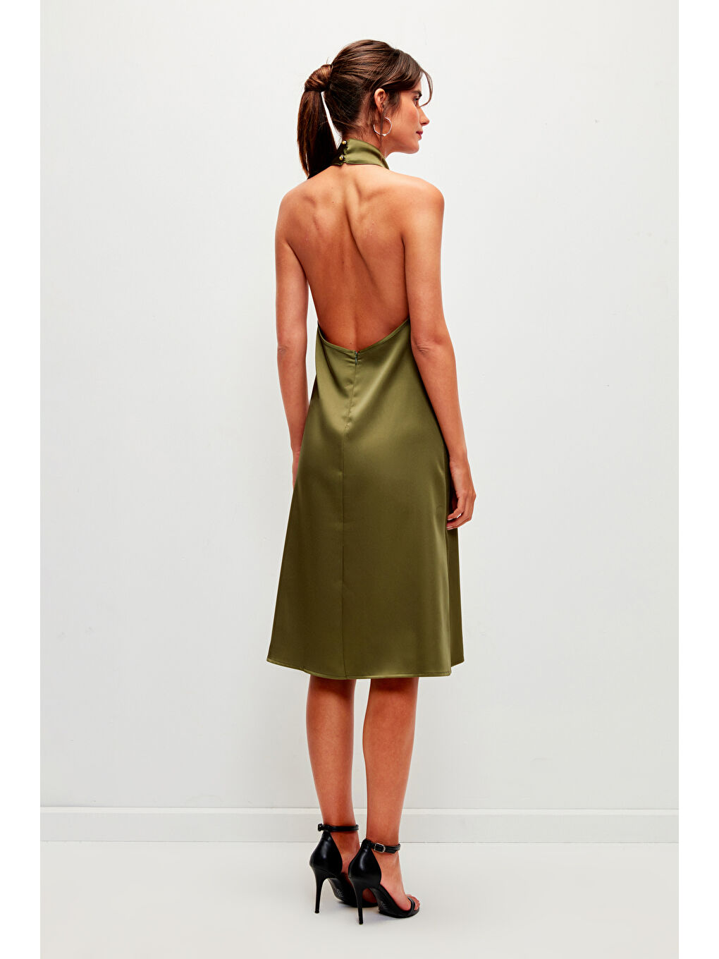 Haki Halter Yaka Saten Davet Elbisesi-4