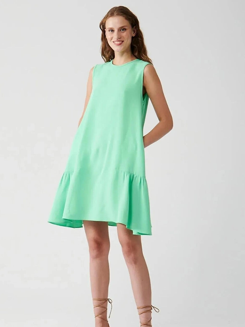 Yeşil Sıfır Kollu Fırfırlı Düz Renk Elbise