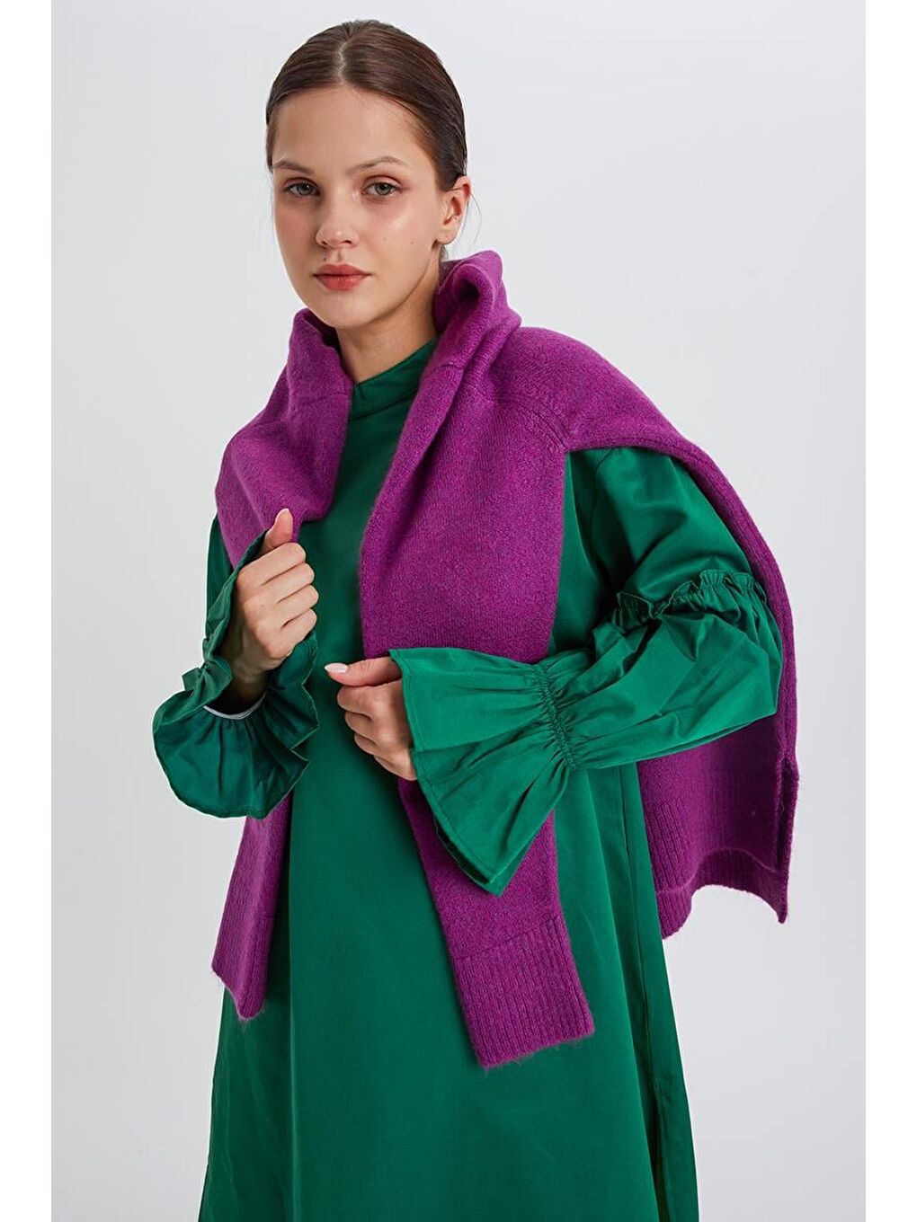 Yeşil Kolu Lastikli Fırfır Detaylı Tunik-4