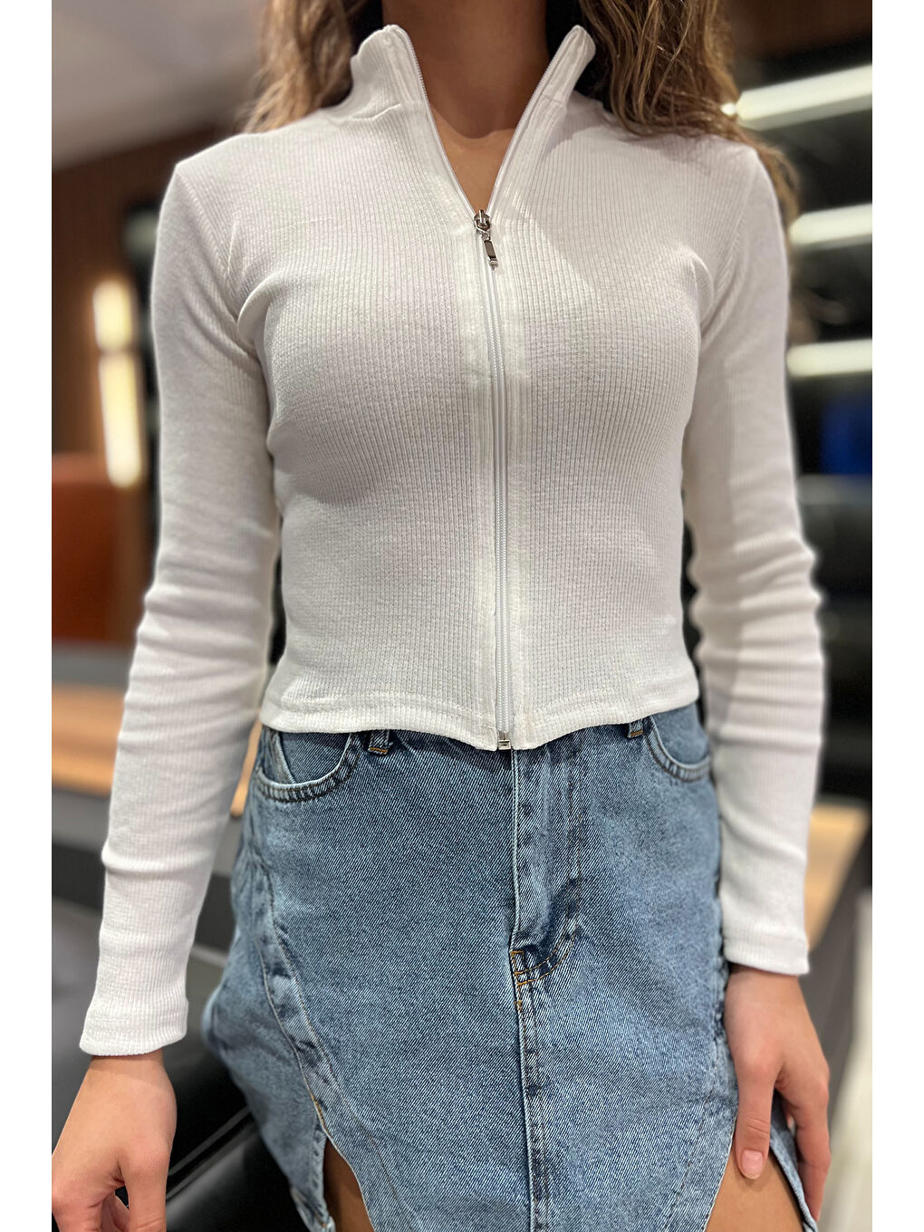 GÜLSELİ Beyaz Fermuarlı Kaşkorse Crop Top Hırka - 2