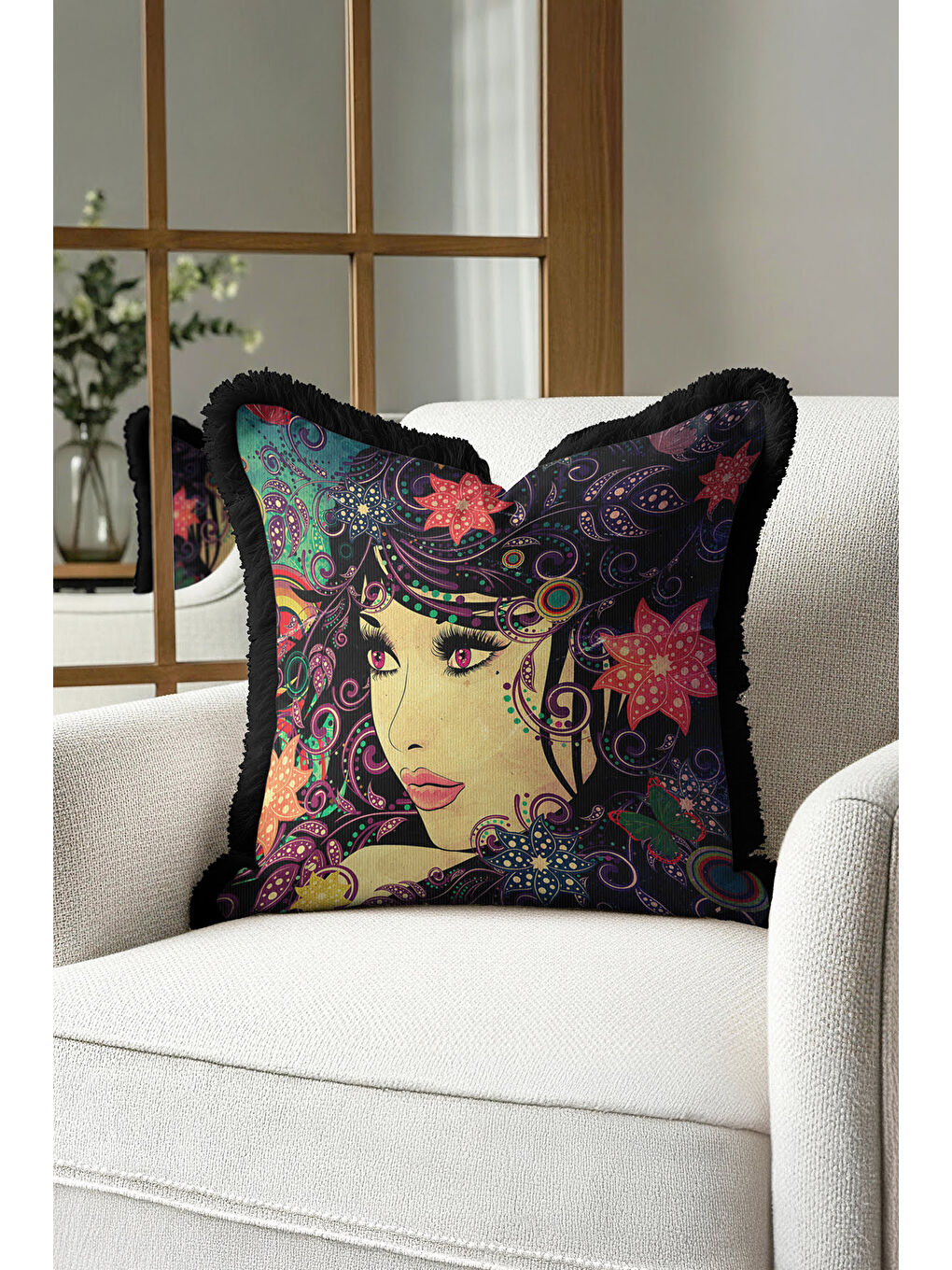 Karışık Sanatsal Kadın Portre Saçaklı Yastık Kılıfı - Renkli Bohem Koyu Zemin Siyah Püsküllü Kırlent Kılıfı-2