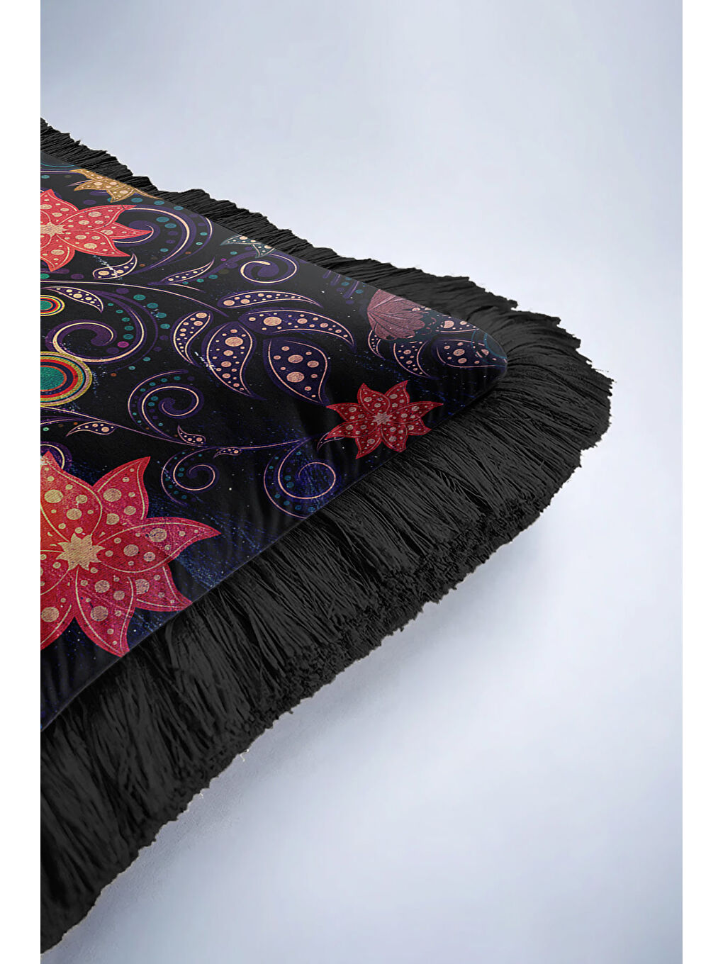 Karışık Sanatsal Kadın Portre Saçaklı Yastık Kılıfı - Renkli Bohem Koyu Zemin Siyah Püsküllü Kırlent Kılıfı-6