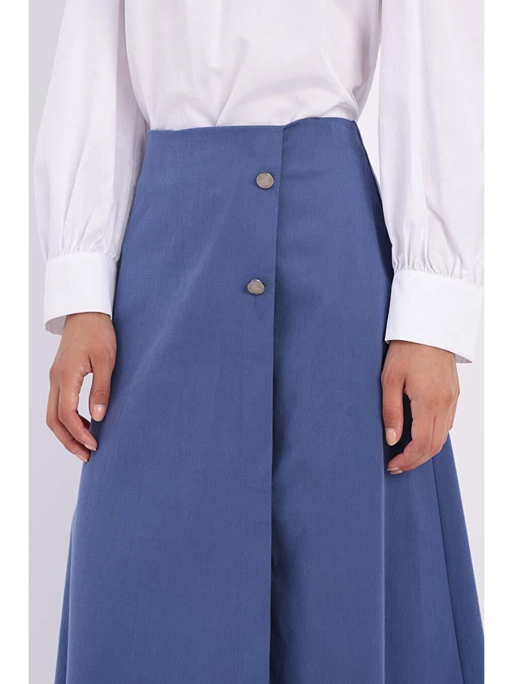 Mavi Pamuklu Rahat Kalıp Düğme Detaylı Etek-4