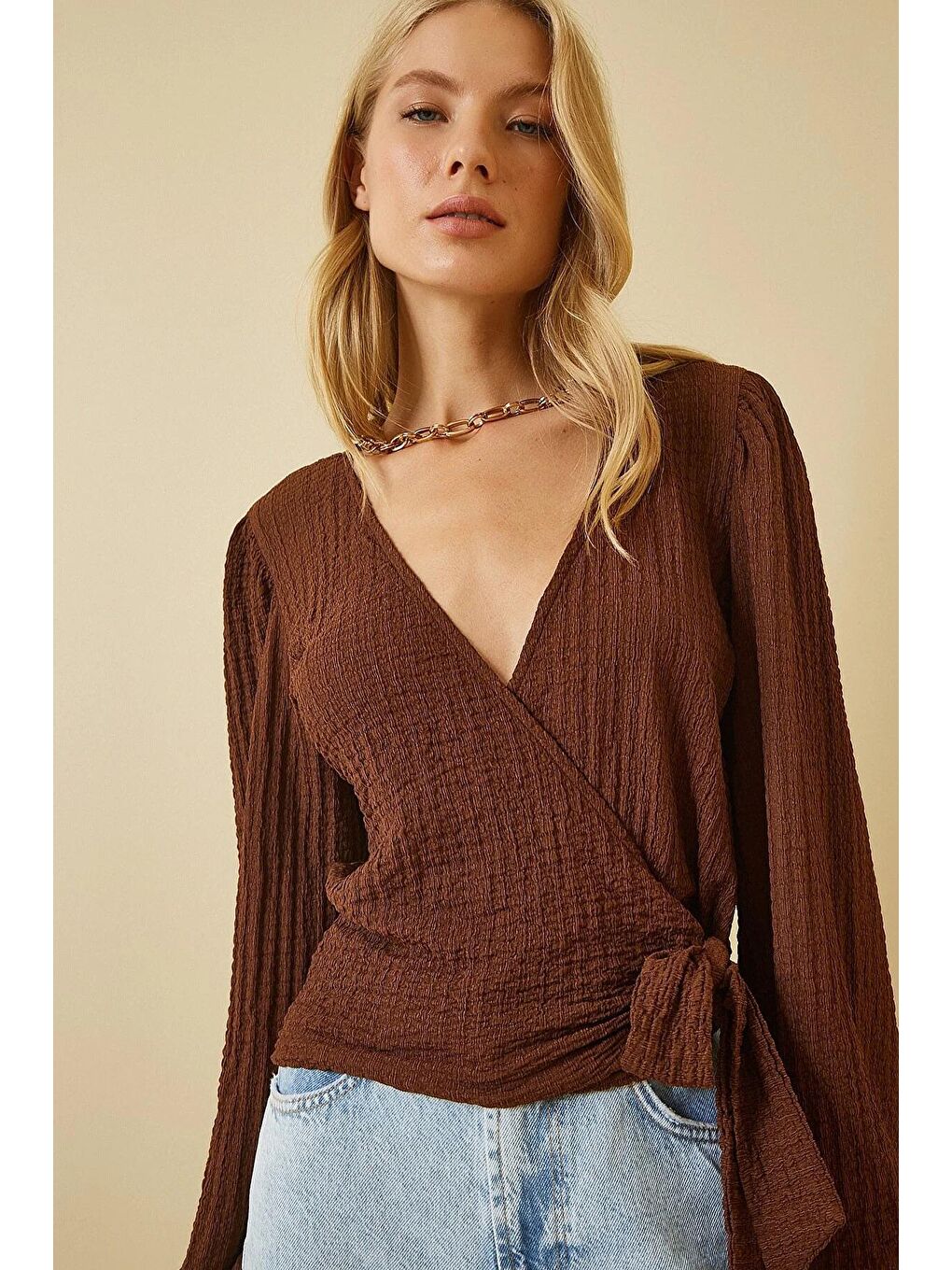 Kahverengi Kadın Çikolata Dokulu Anvelop Yaka Kuşaklı Trend Rahat Örme Bluz HZL23W-BD104411-2