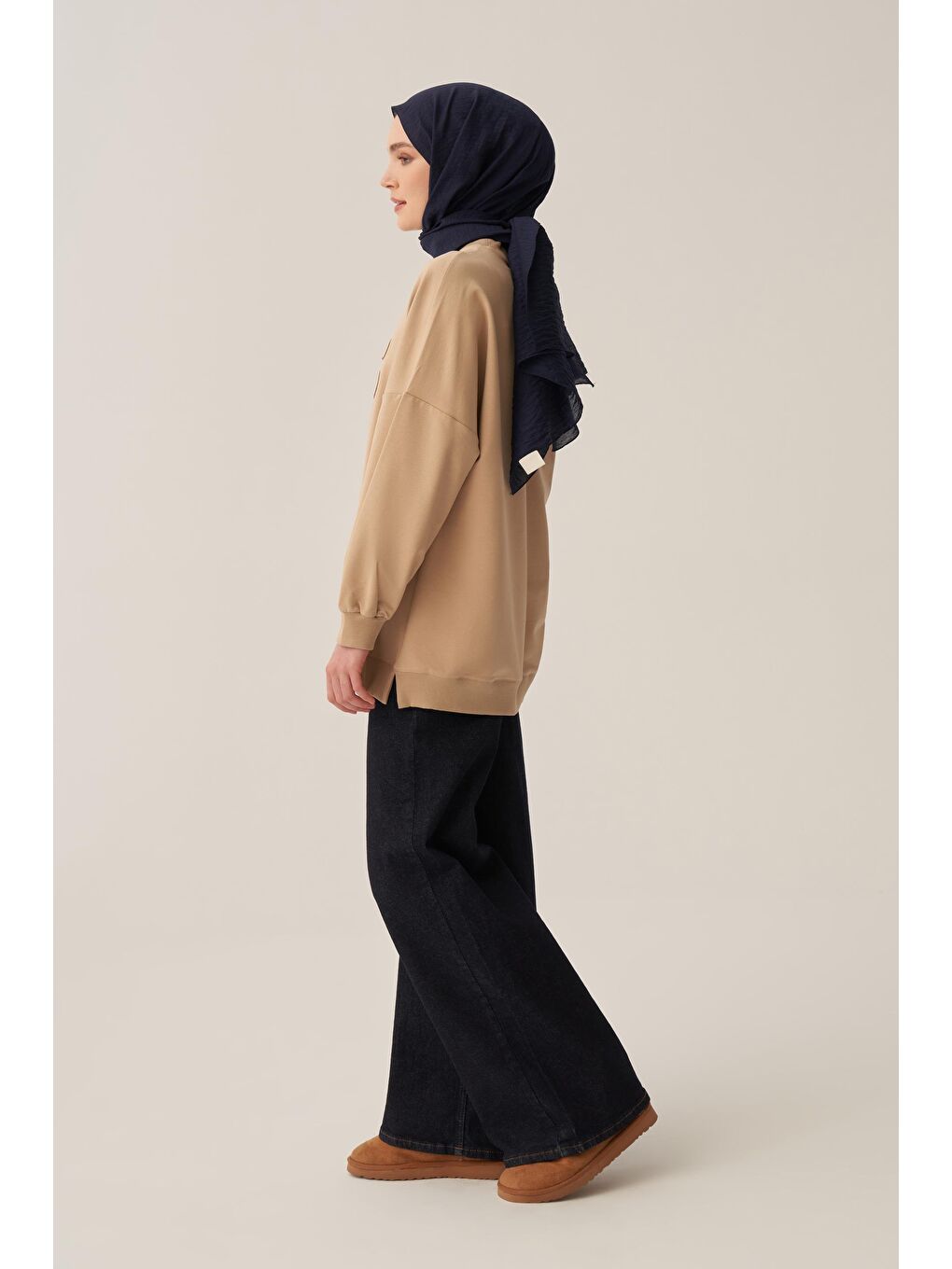 Bej-Pamuklu Aplikeli Sweatsirt-2