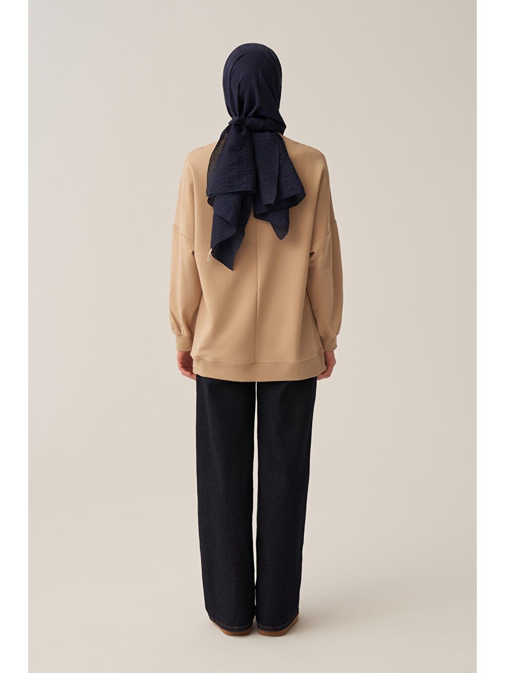 Bej-Pamuklu Aplikeli Sweatsirt-3