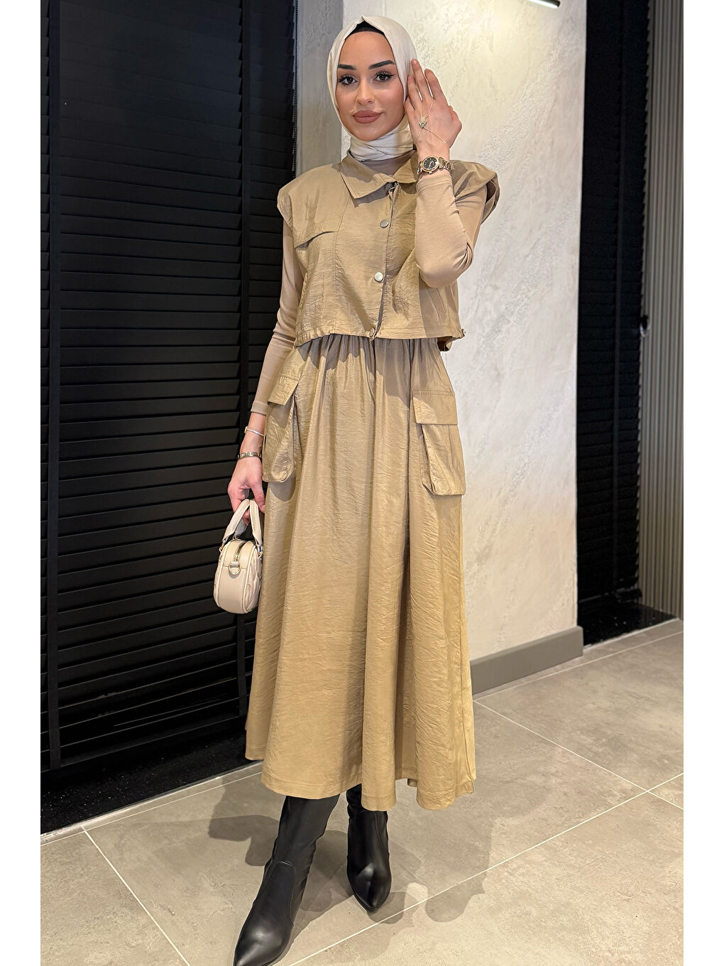 Bej Çıtçıtlı Kargo Cepli Paraşüt Kumaş Elbise Yelek Tesettür İkili Takım