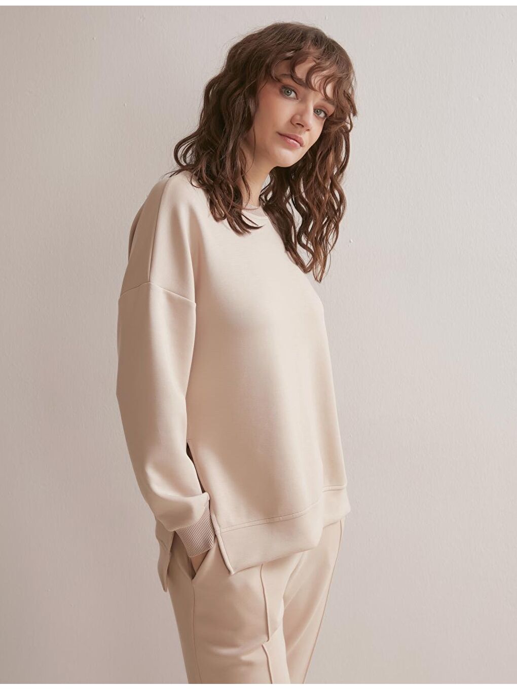 Bej Bol Kesim Bisiklet Yaka Uzun Kollu Örme Sweatshirt-3