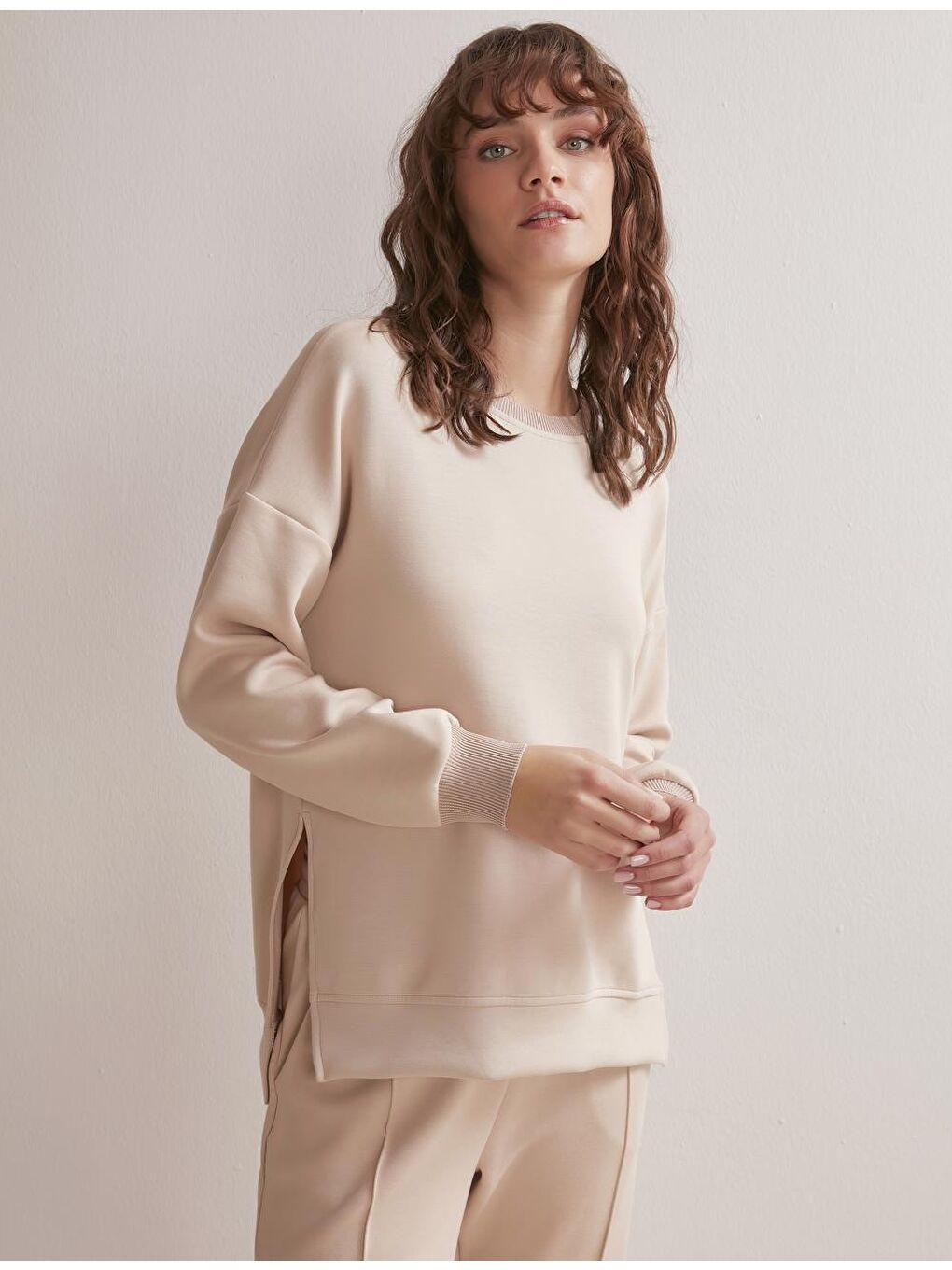 Bej Bol Kesim Bisiklet Yaka Uzun Kollu Örme Sweatshirt-4